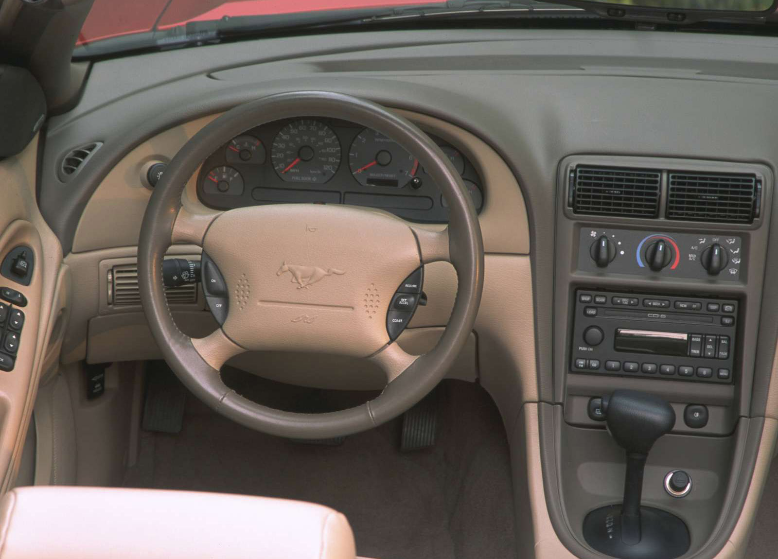 Ford Mustang GT Convertible photo #14