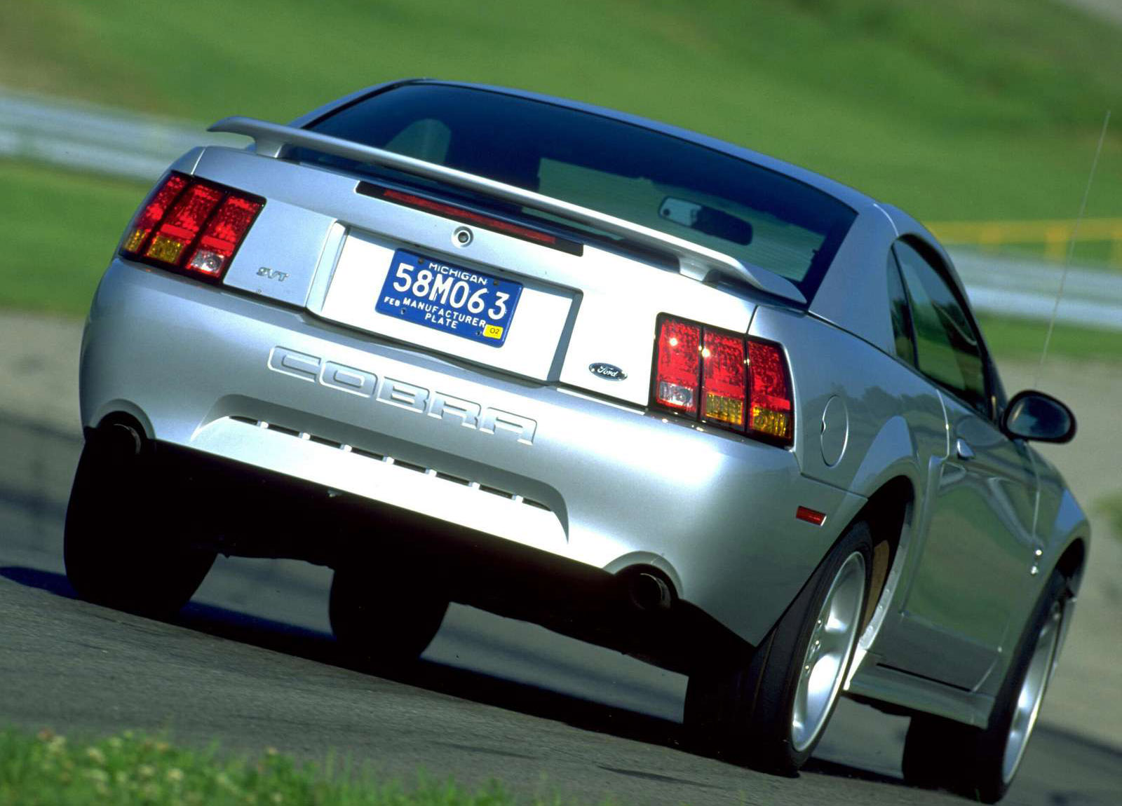 Ford Mustang SVT Cobra photo #4