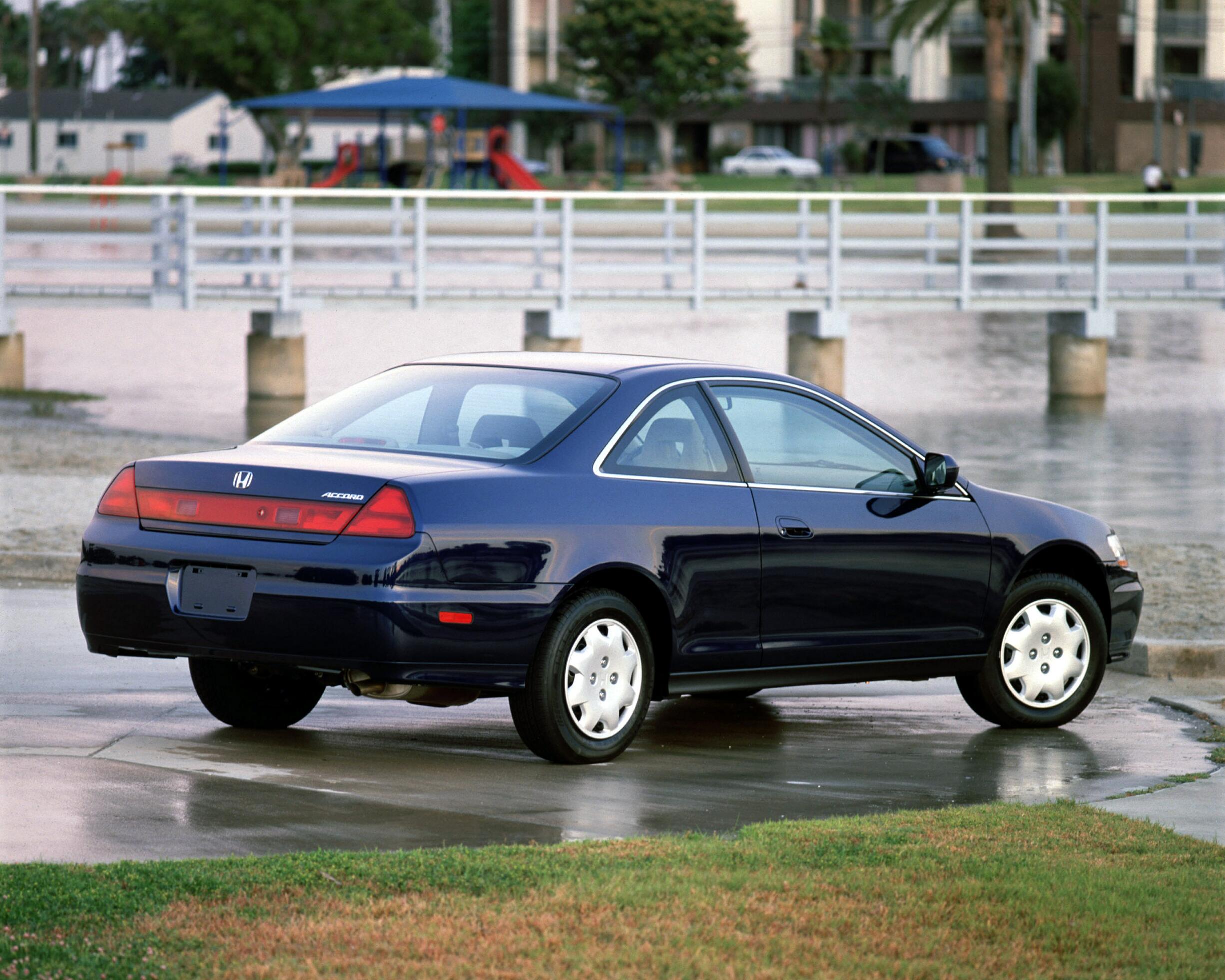 Honda Accord Coupe photo #3