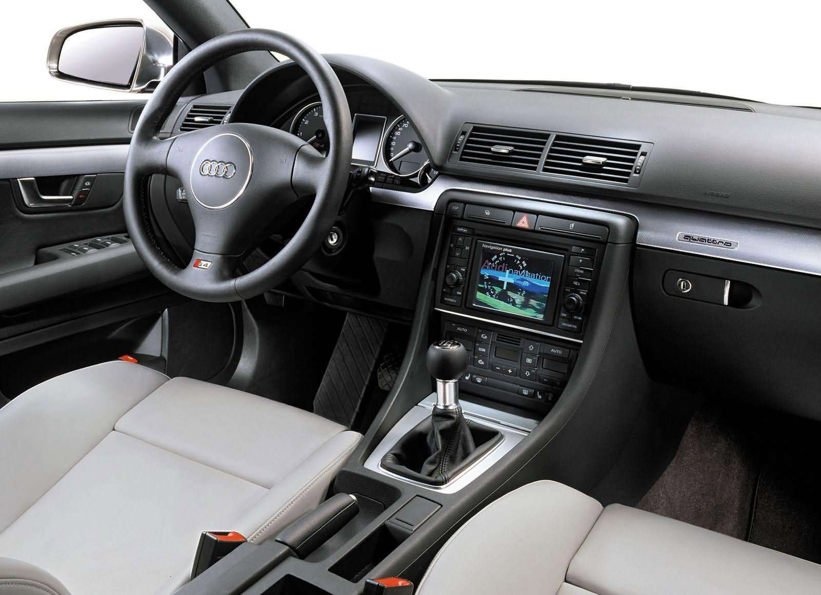 Audi S4 photo #15