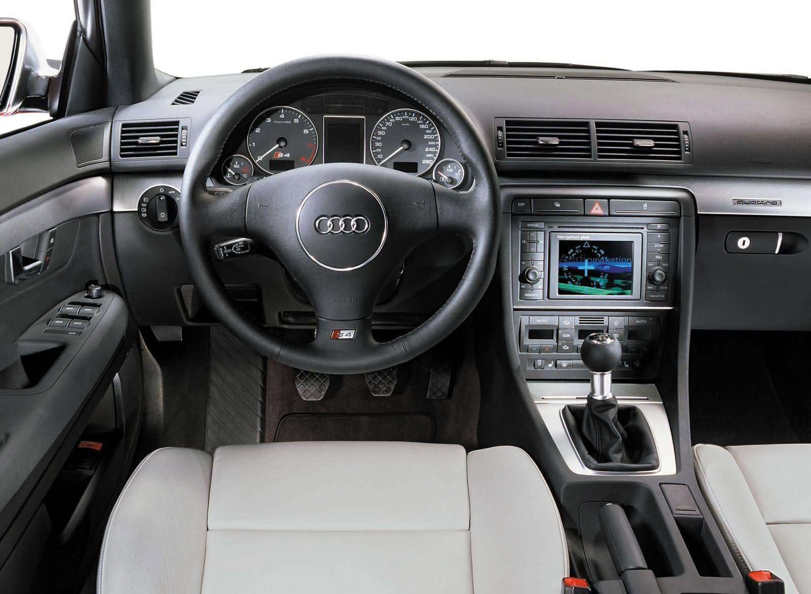 Audi S4 photo #17