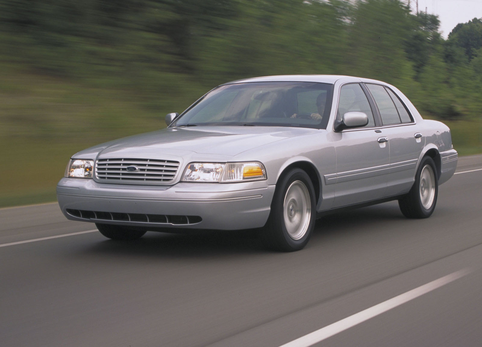 Ford Crown Victoria photo #3