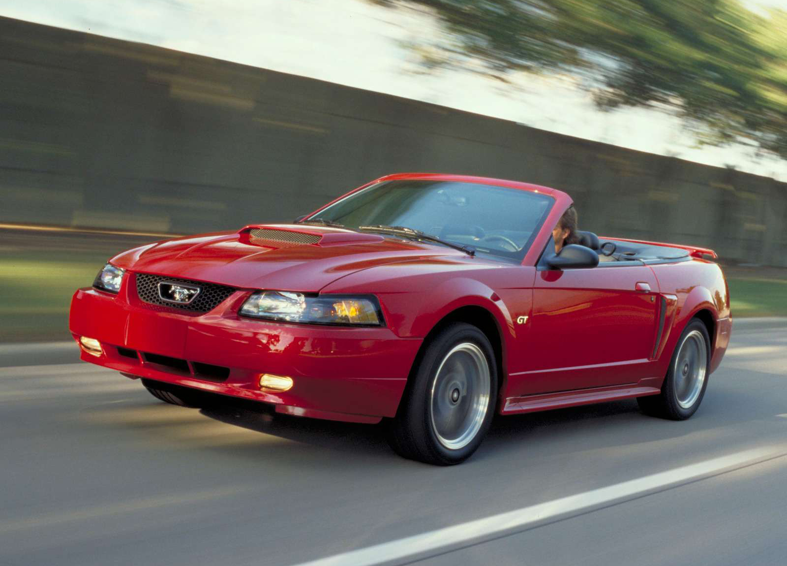 Ford Mustang GT Convertible photo #1