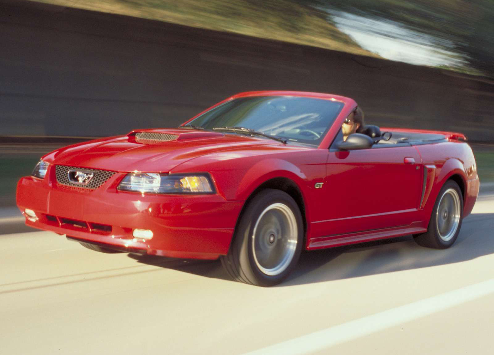 Ford Mustang GT Convertible photo #3
