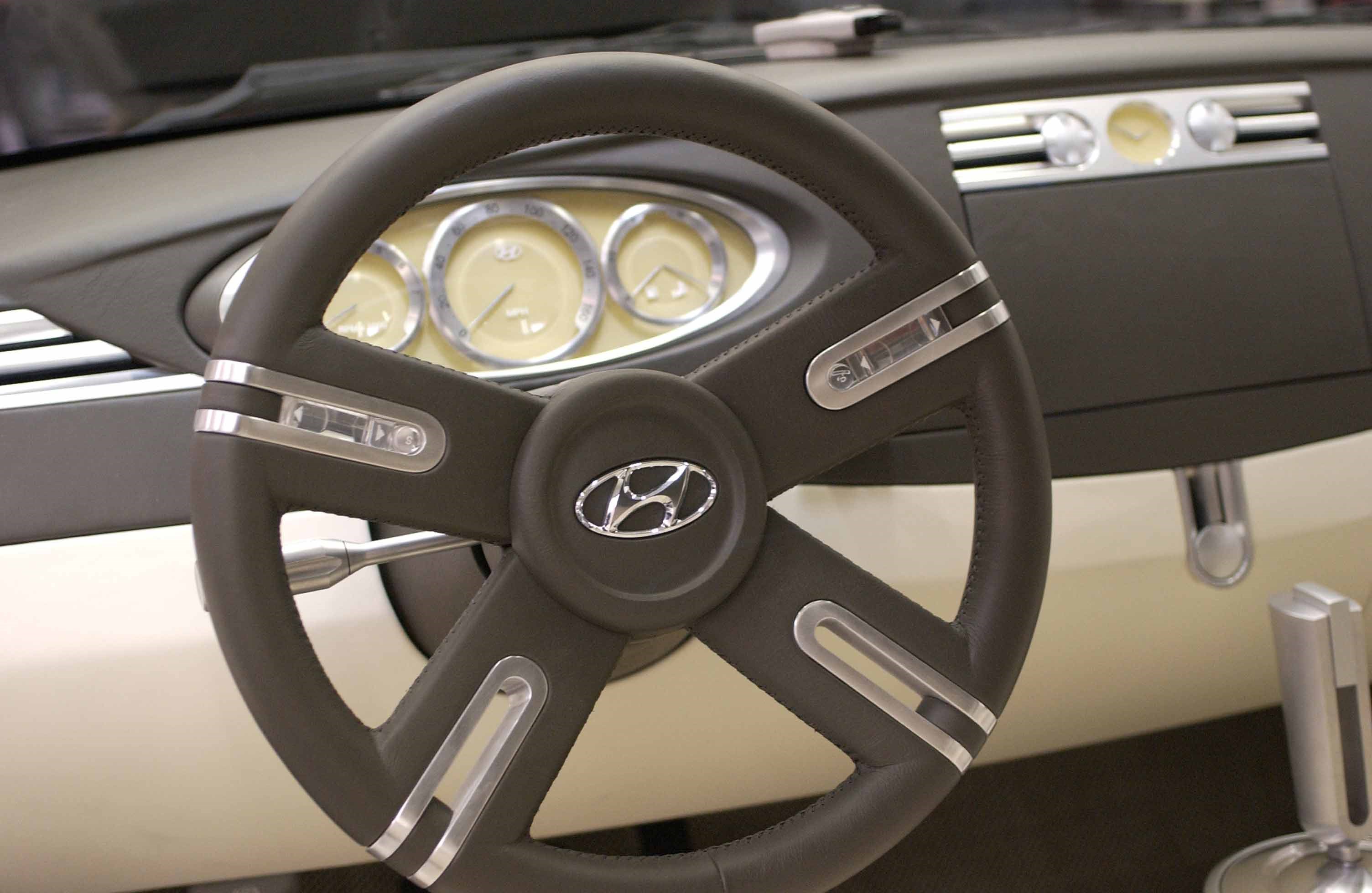 Hyundai HCD-7 Concept photo #14