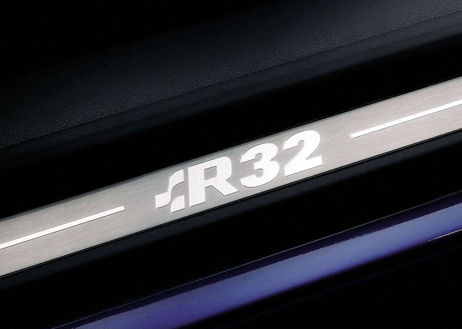 Volkswagen Golf R32 photo #24