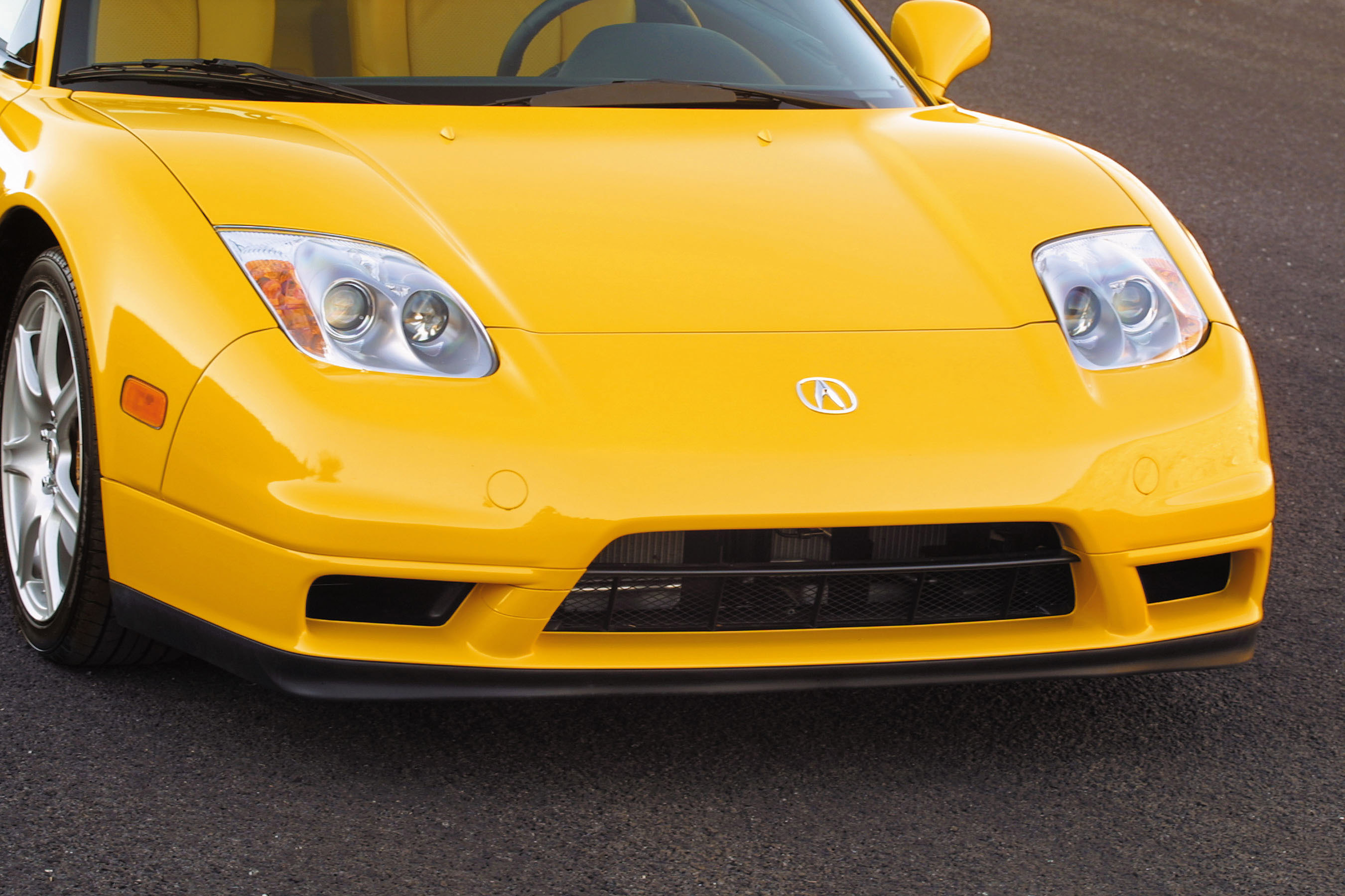 Honda NSX желтая