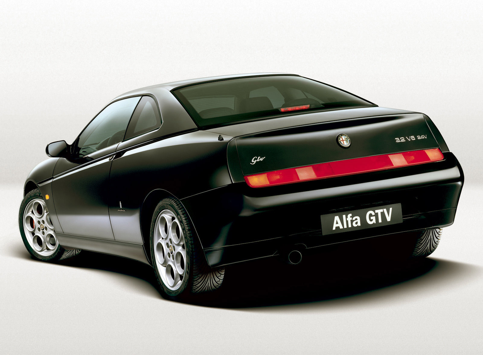 Alfa Romeo GTV photo #2