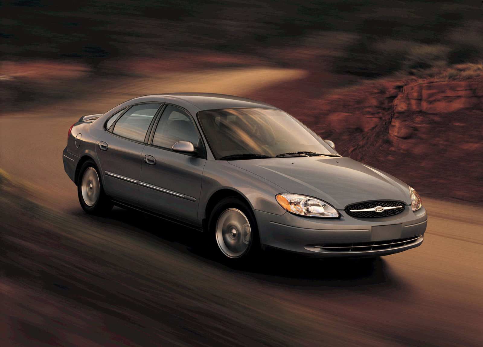 Ford Taurus photo #2