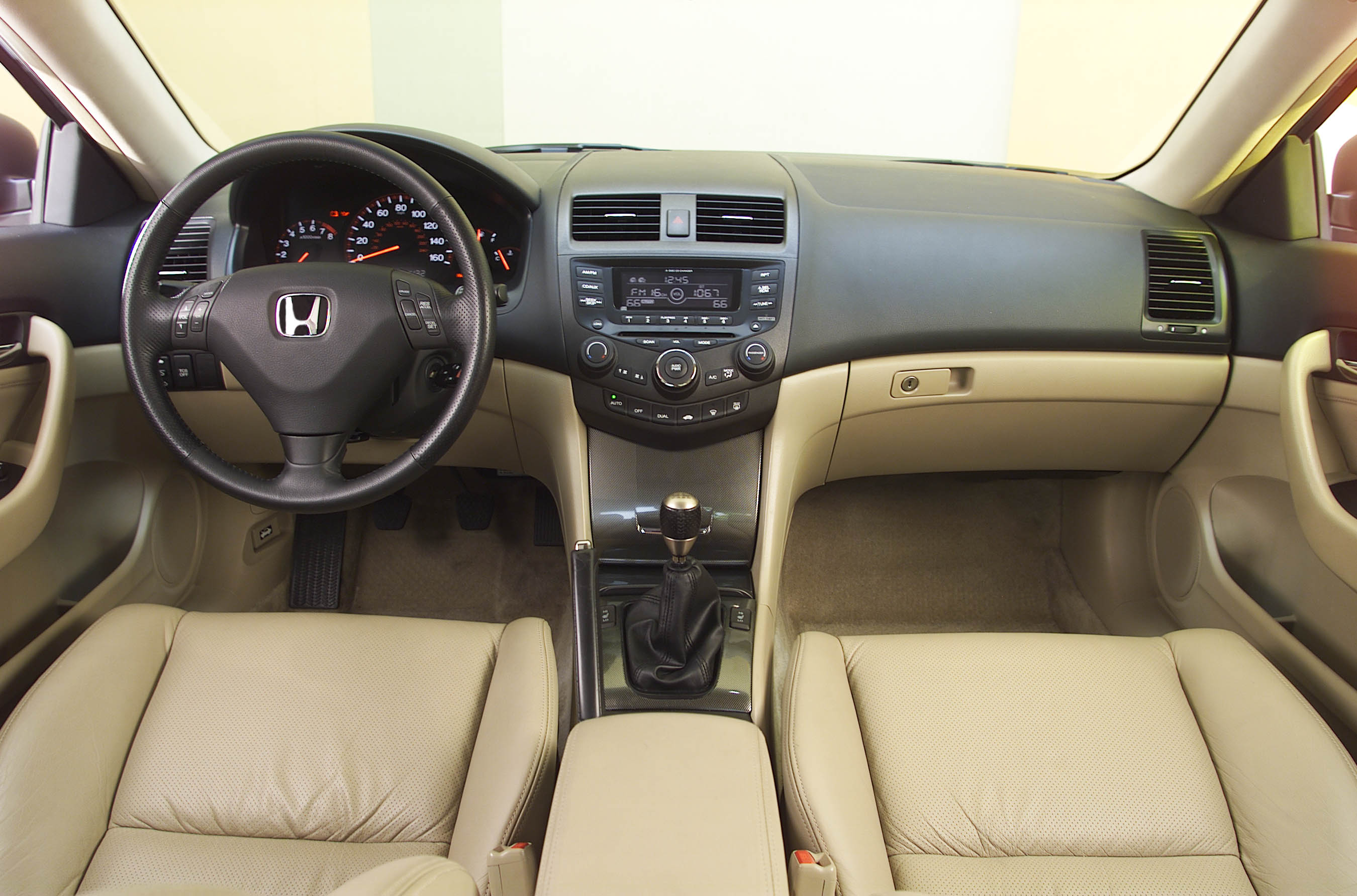 Аккорд торпеда. Honda Accord 7 2003-2007. Honda Accord 7 салон. Honda Accord 2007 Coupe салон. Honda Accord 7 торпеда.