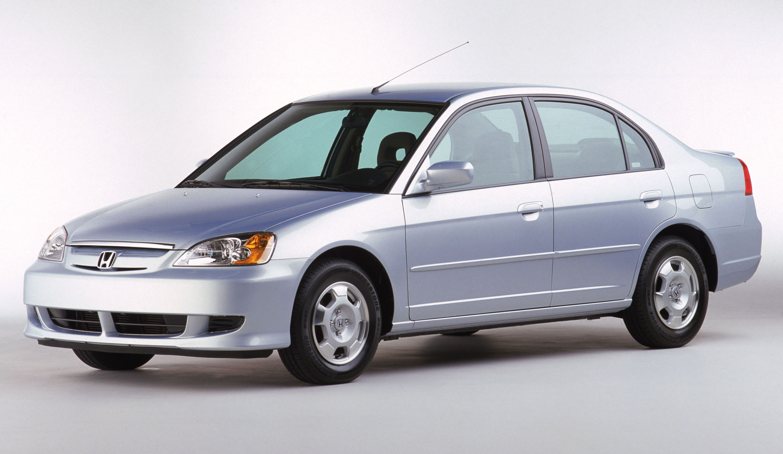 Honda Civic Hybrid photo #2