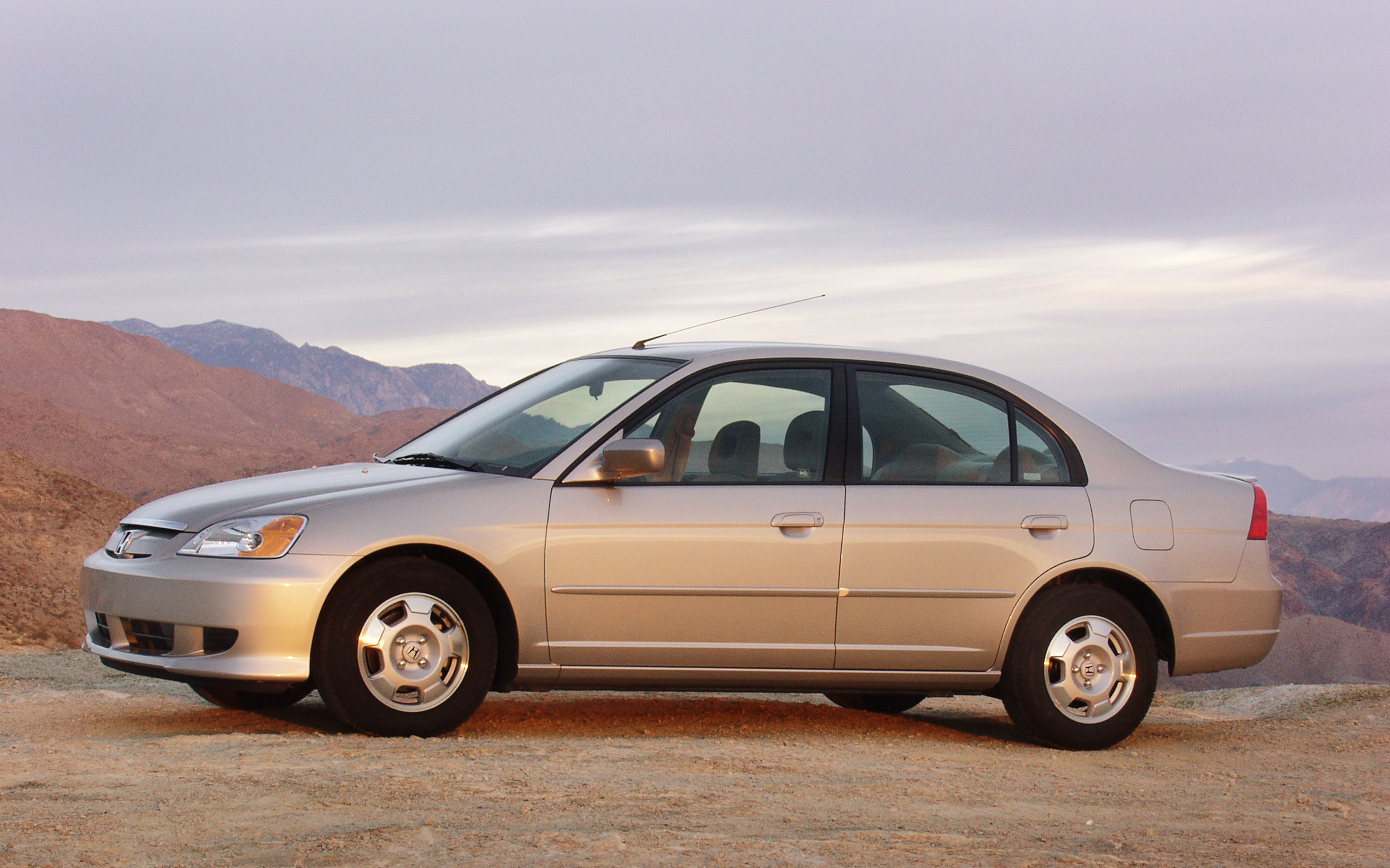 Honda Civic Hybrid photo #9