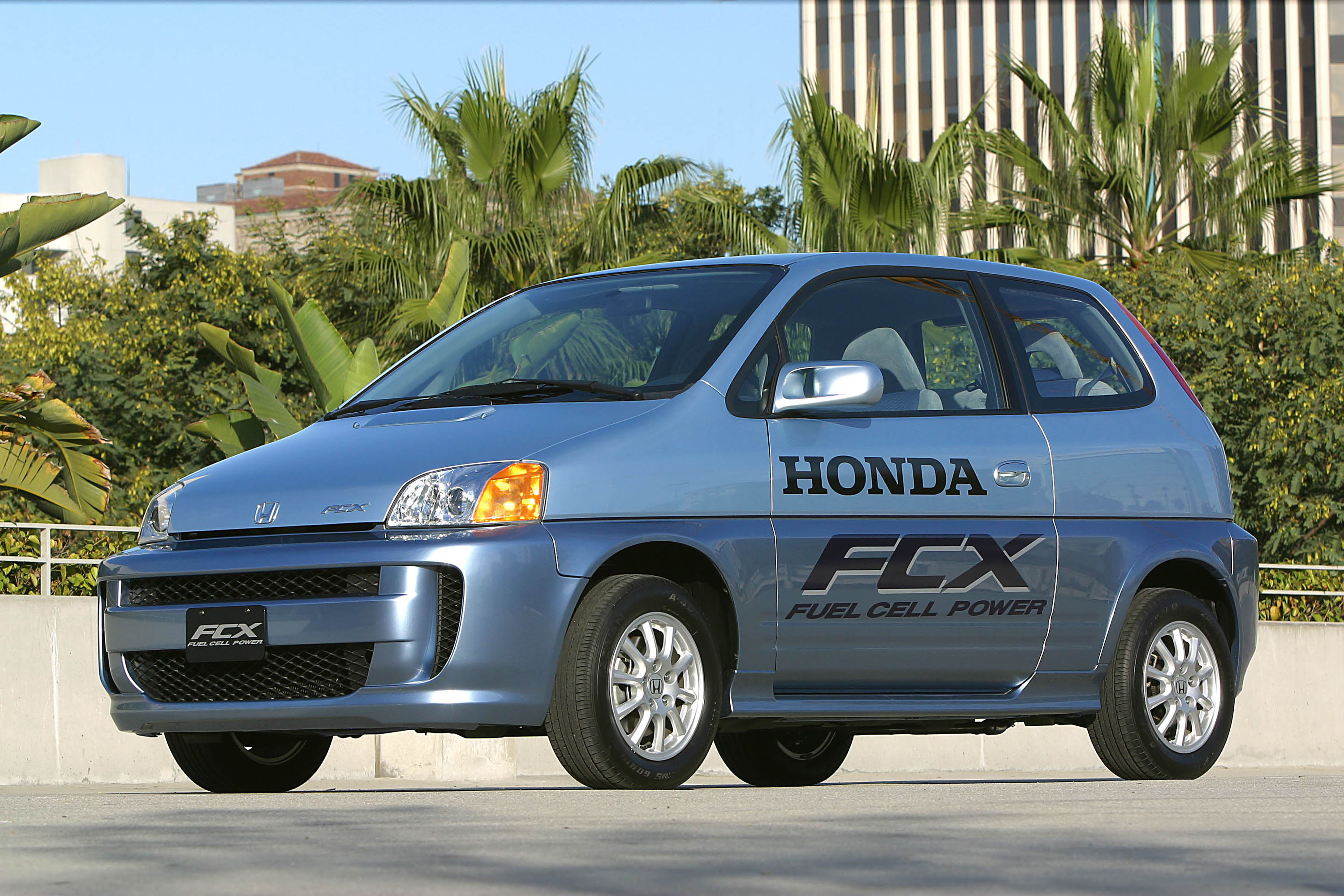 Honda FCX photo #2