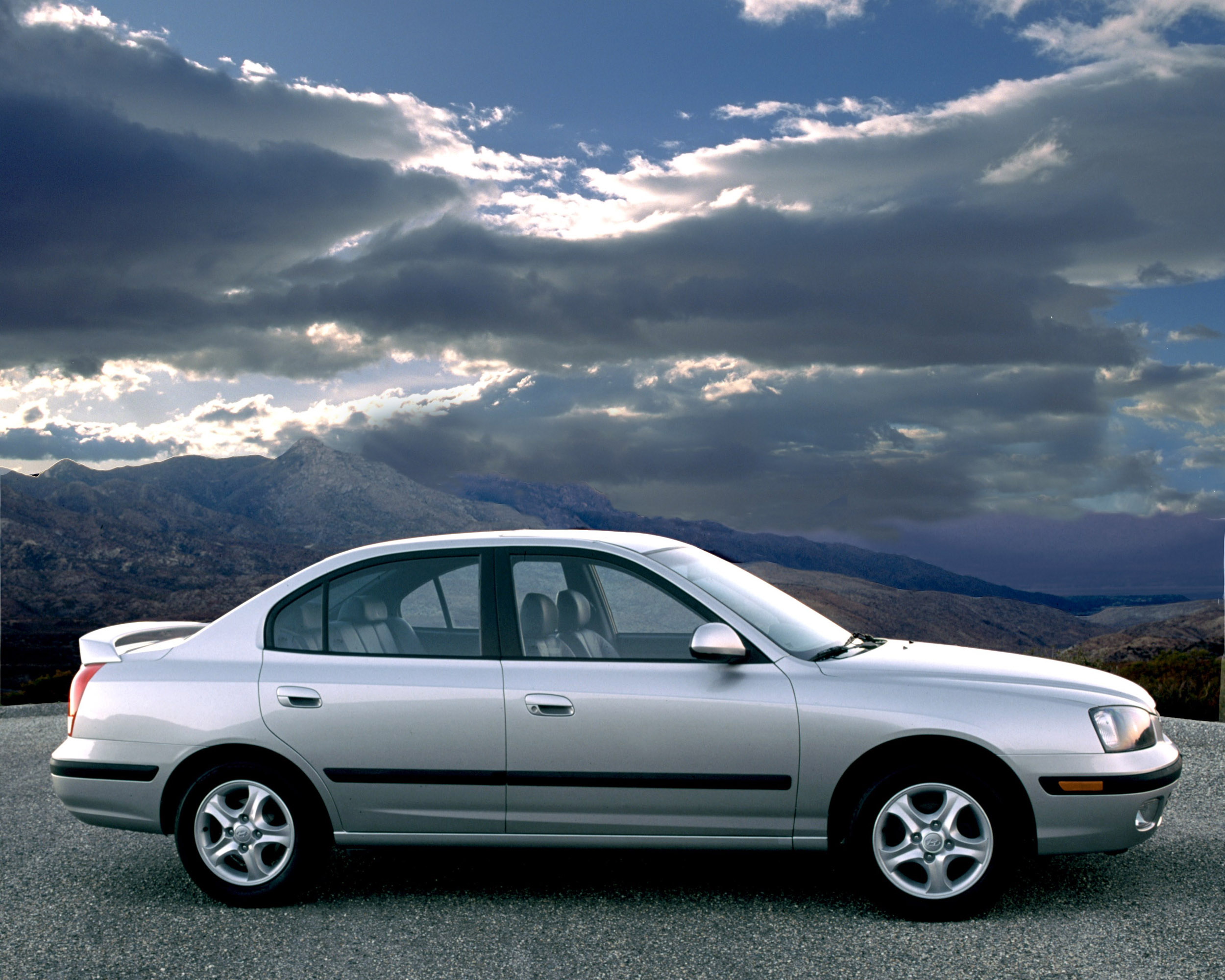 Hyundai Elantra GT 4-Door photo #4