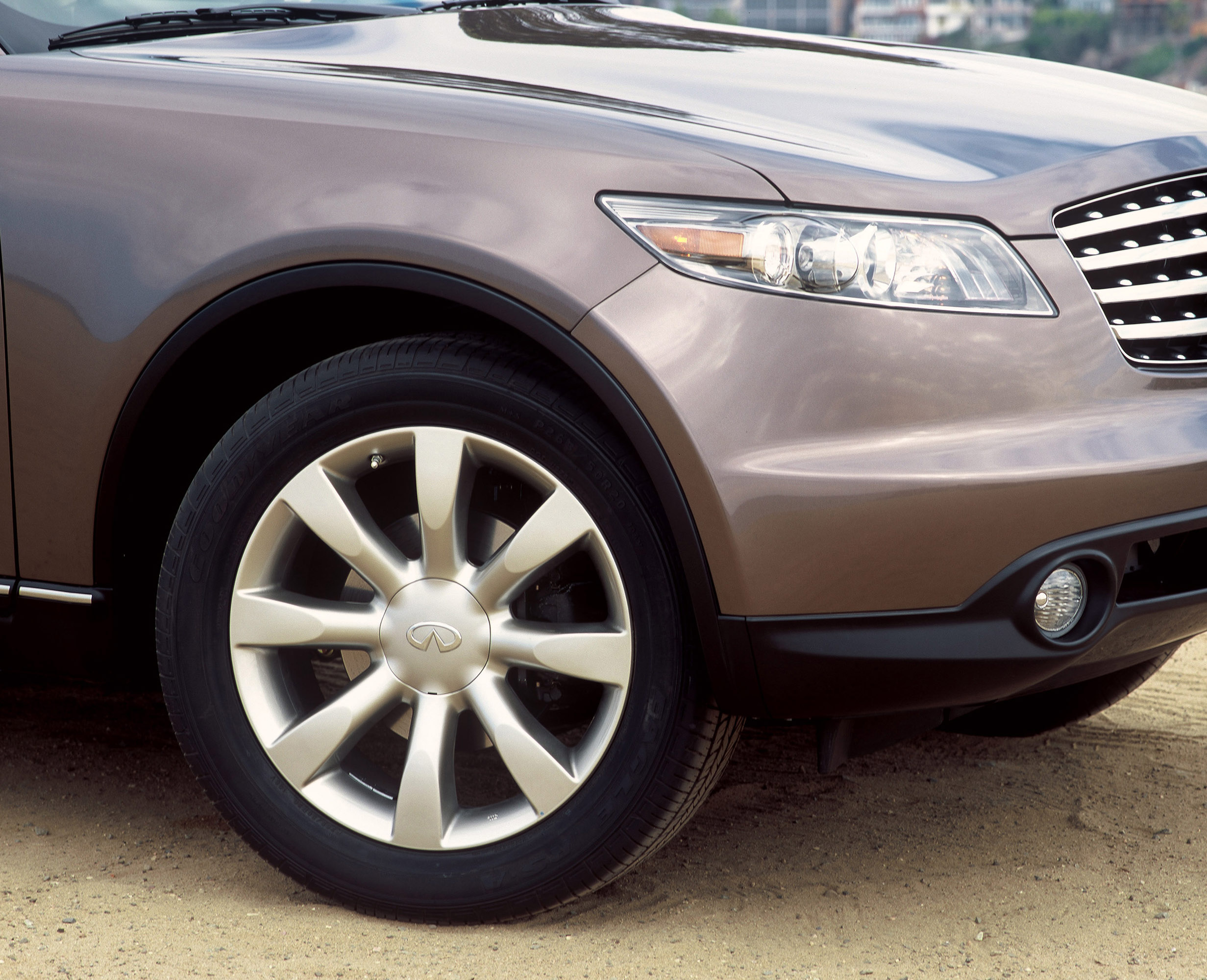 Infiniti FX45 photo #15
