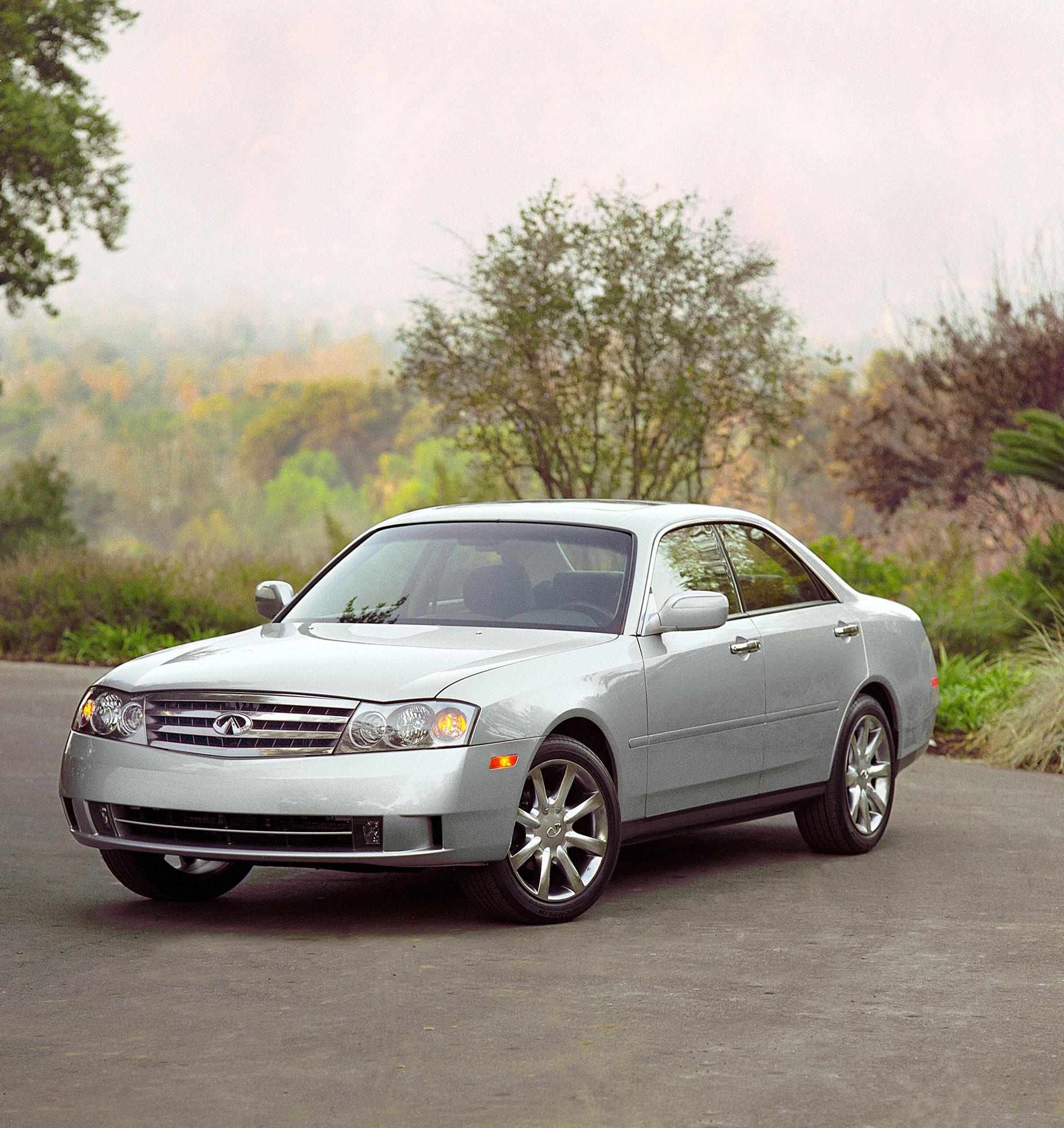 Infiniti M45 photo #3