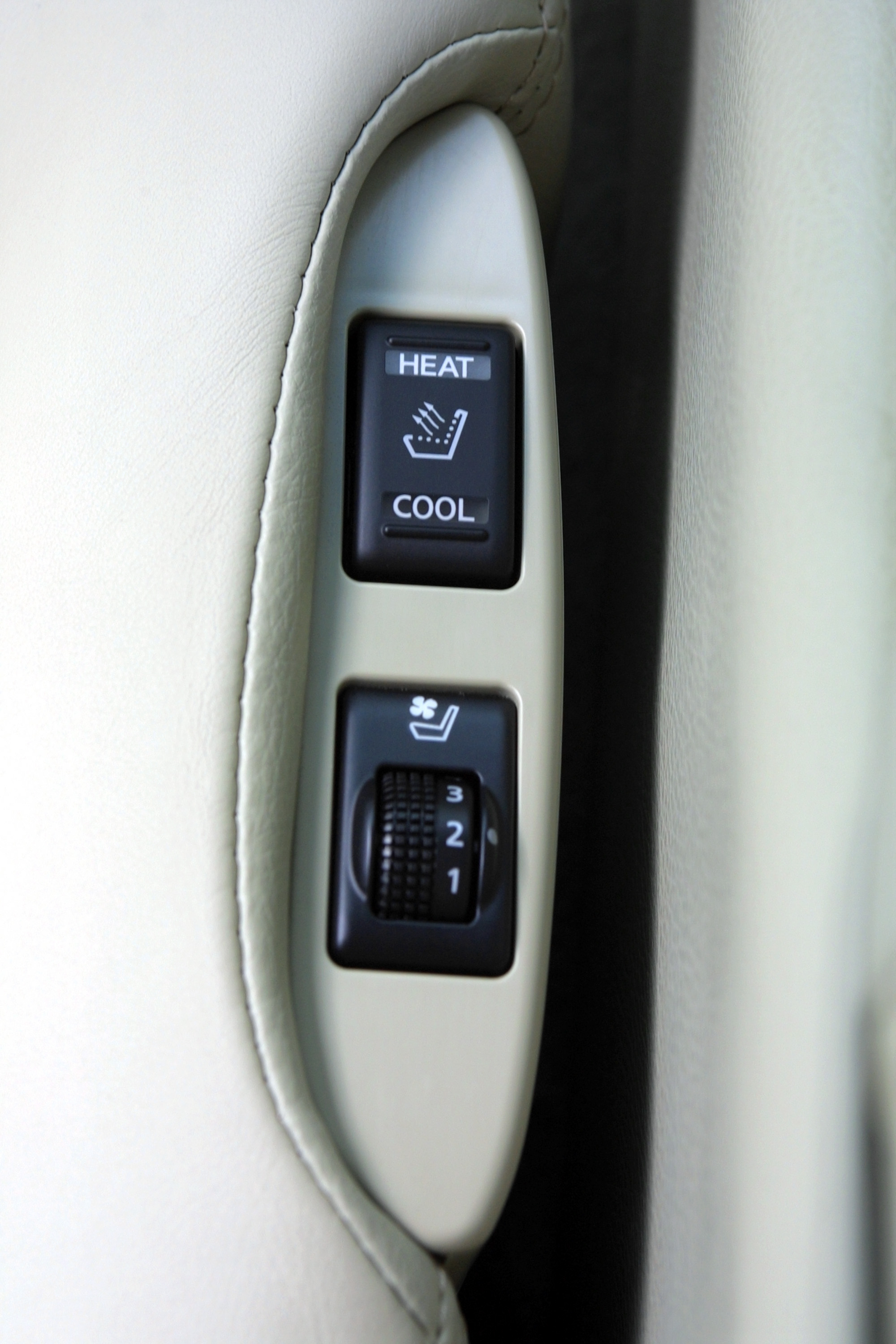 Infiniti Q45 photo #14