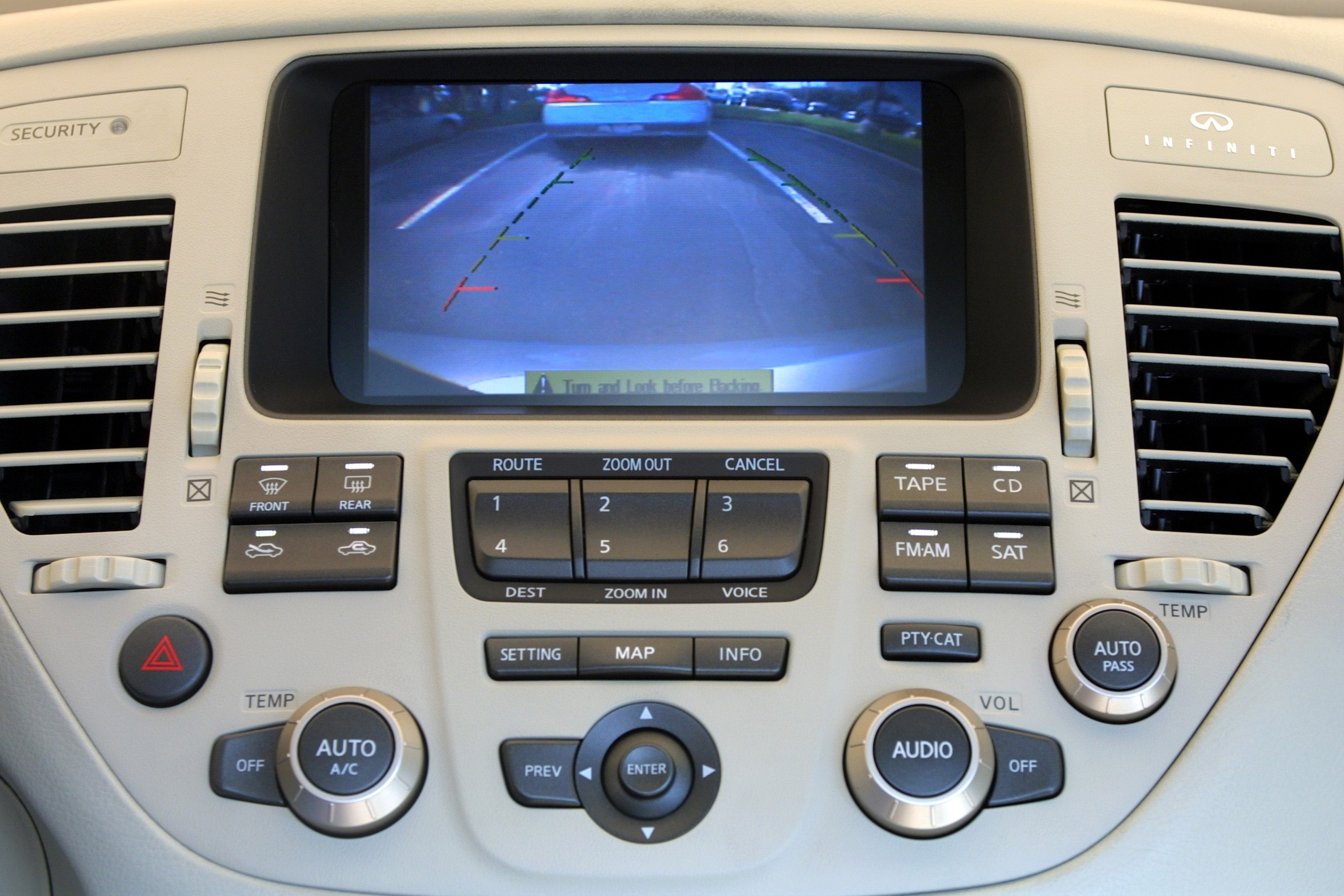 Infiniti Q45 photo #16