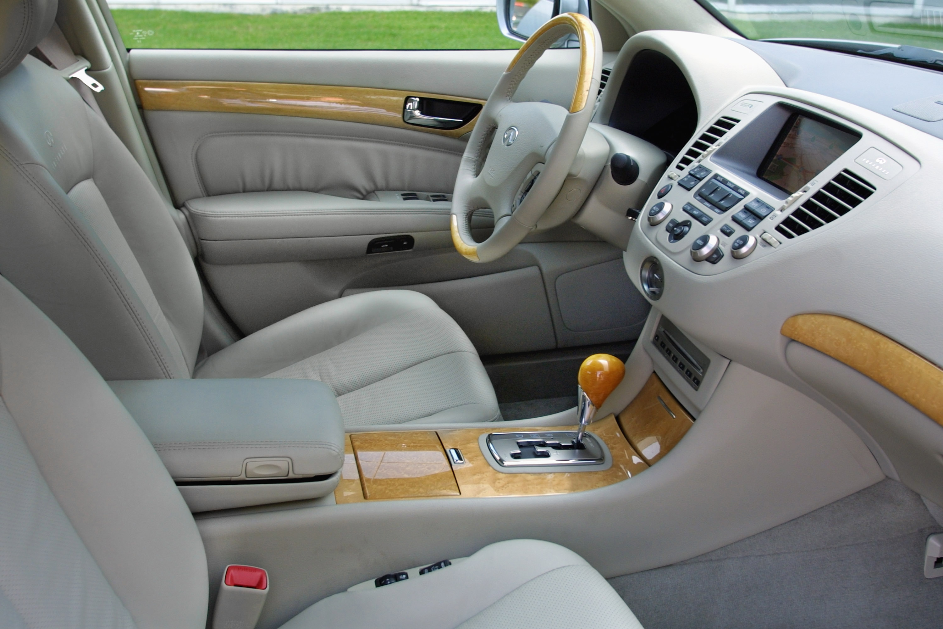 Infiniti Q45 photo #19