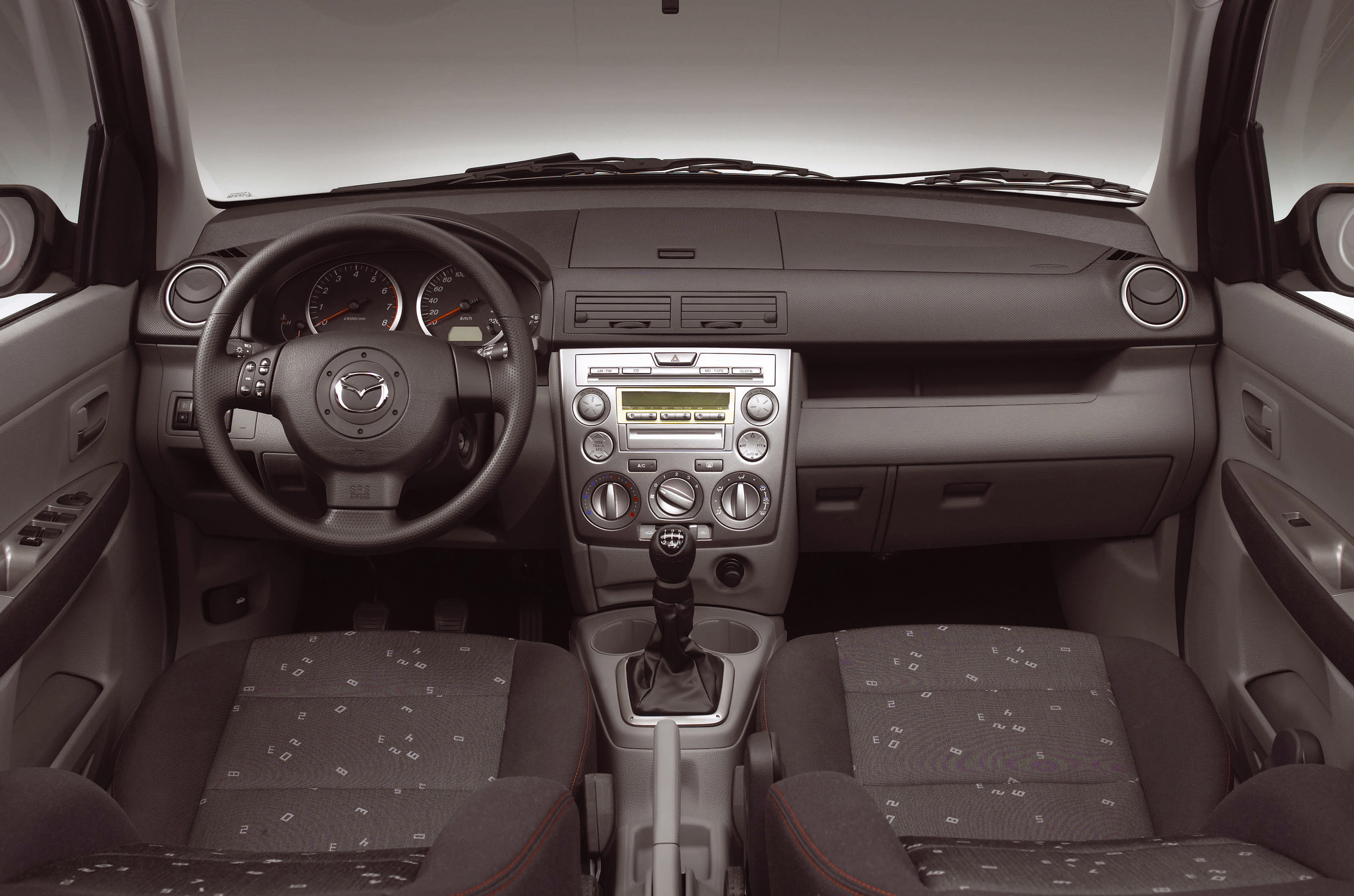 Mazda 2 photo #66
