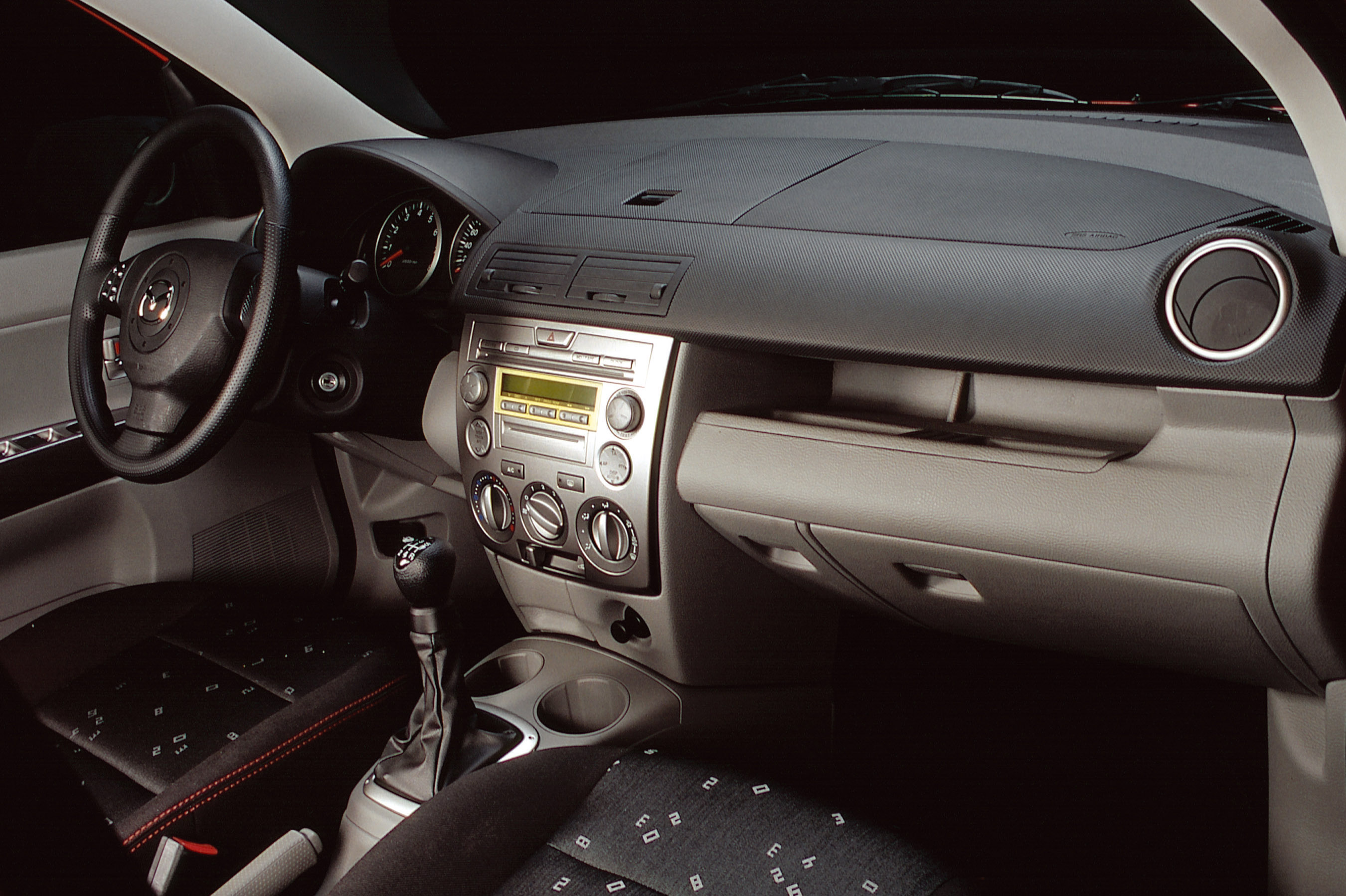 Mazda 2 photo #67