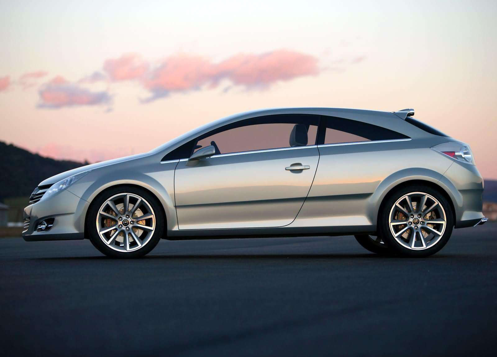 Opel GTC Geneva Concept photo #17