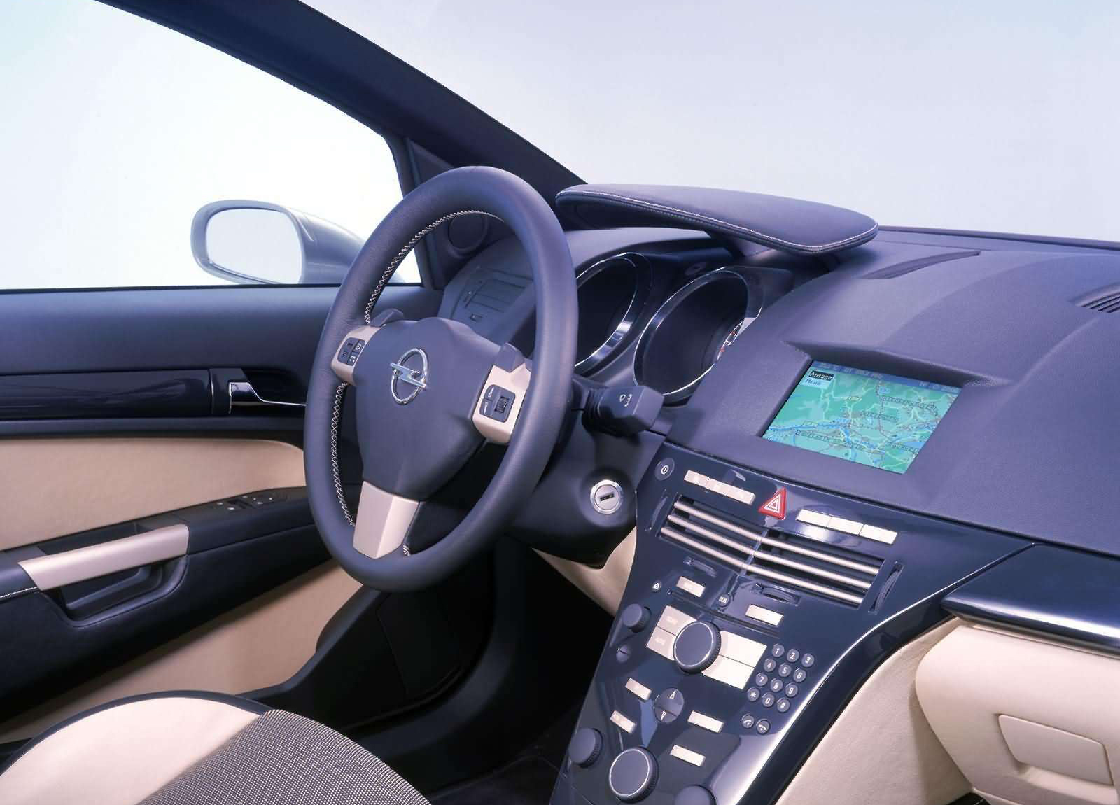 Opel GTC Geneva Concept photo #19