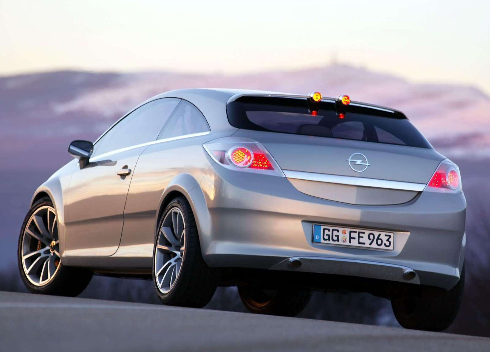 Opel GTC Geneva Concept photo #21