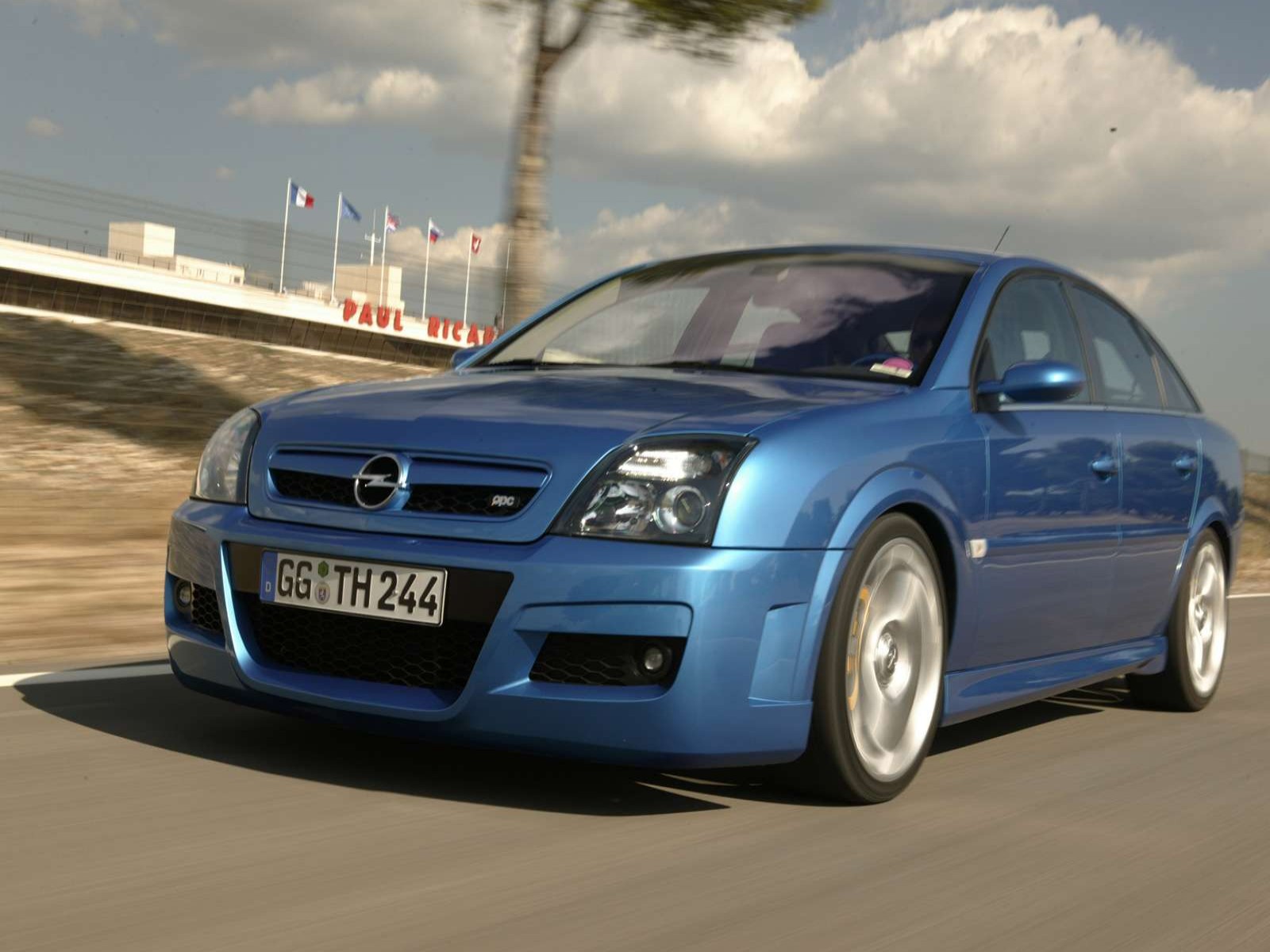 Opel Vectra OPC photo #3