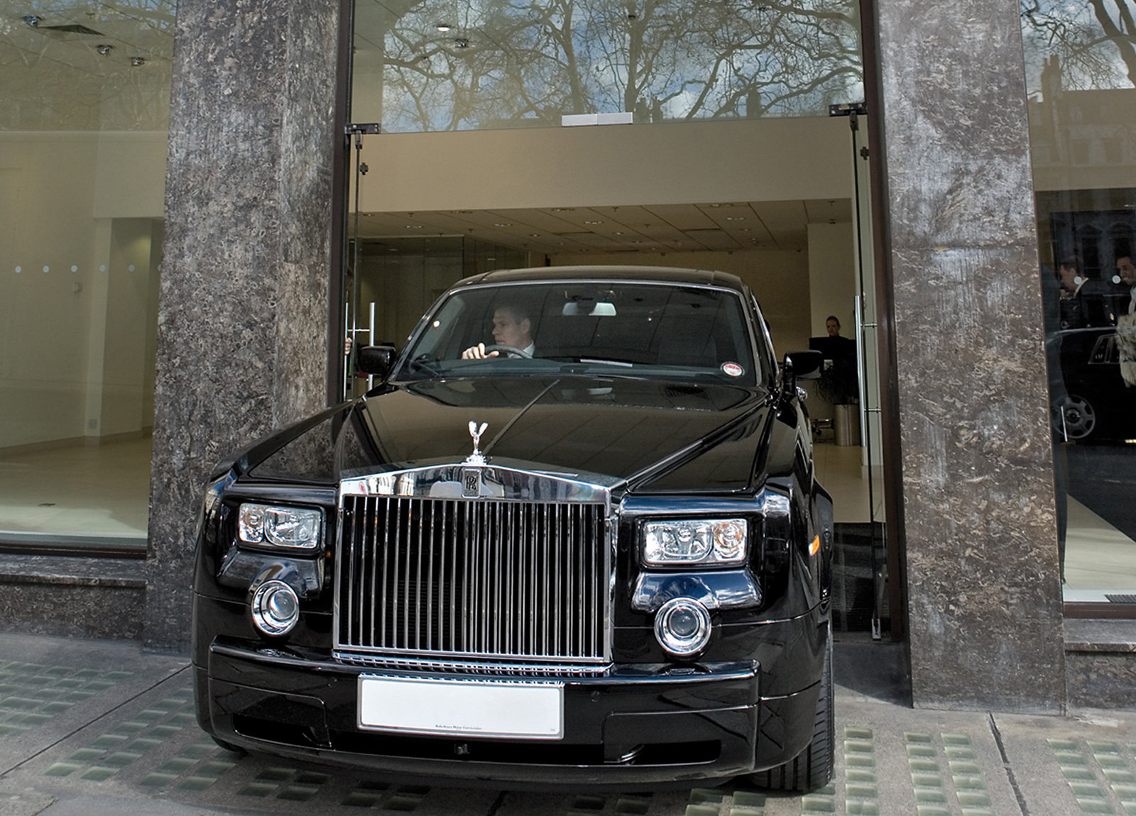 Rolls-Royce Phantom photo #35