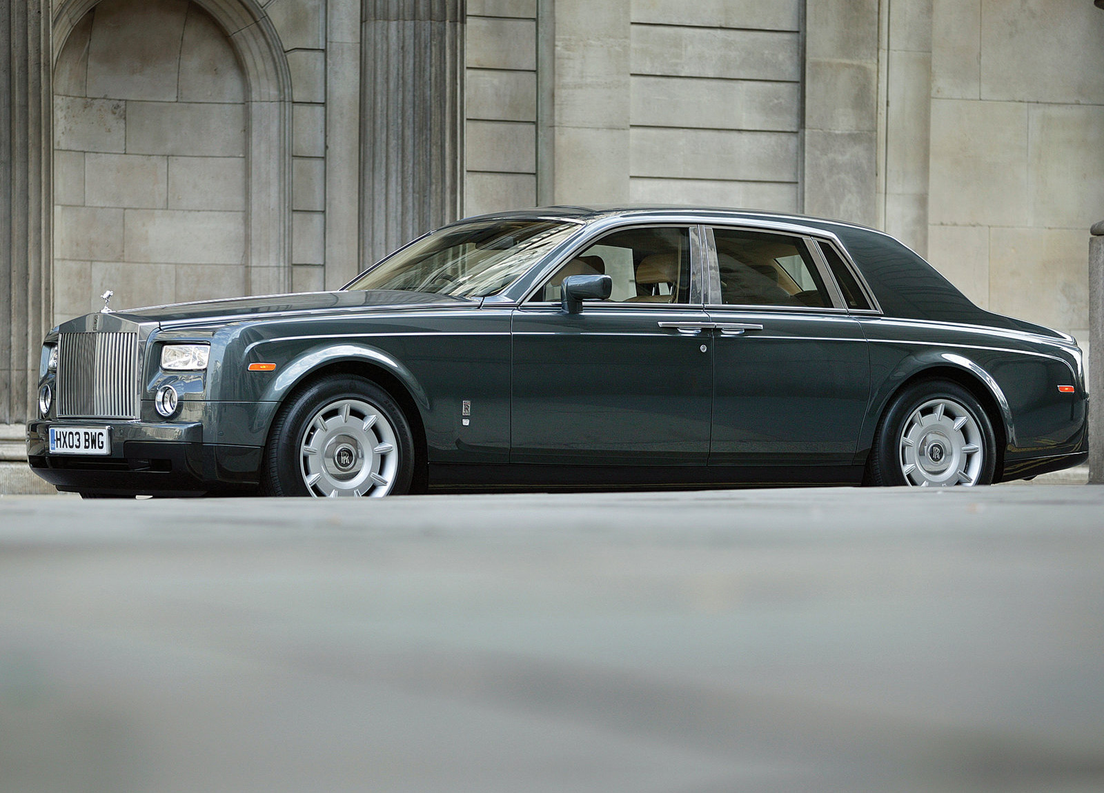 Rolls-Royce Phantom photo #39