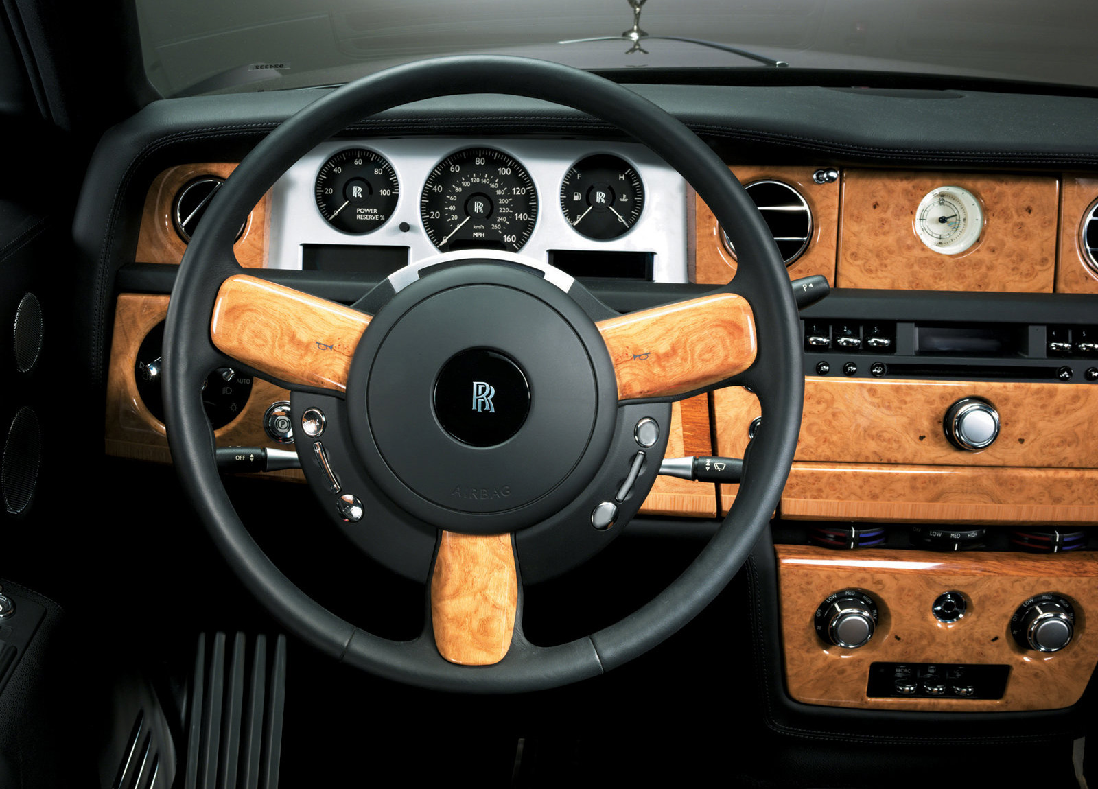 Rolls-Royce Phantom photo #41