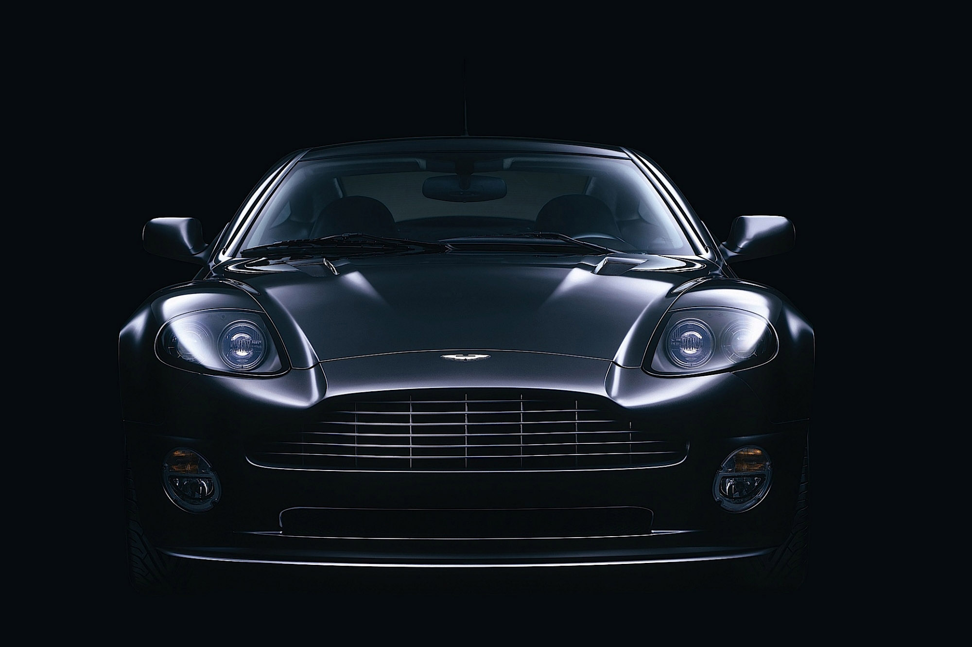 Aston Martin Vanquish S V12 photo #1