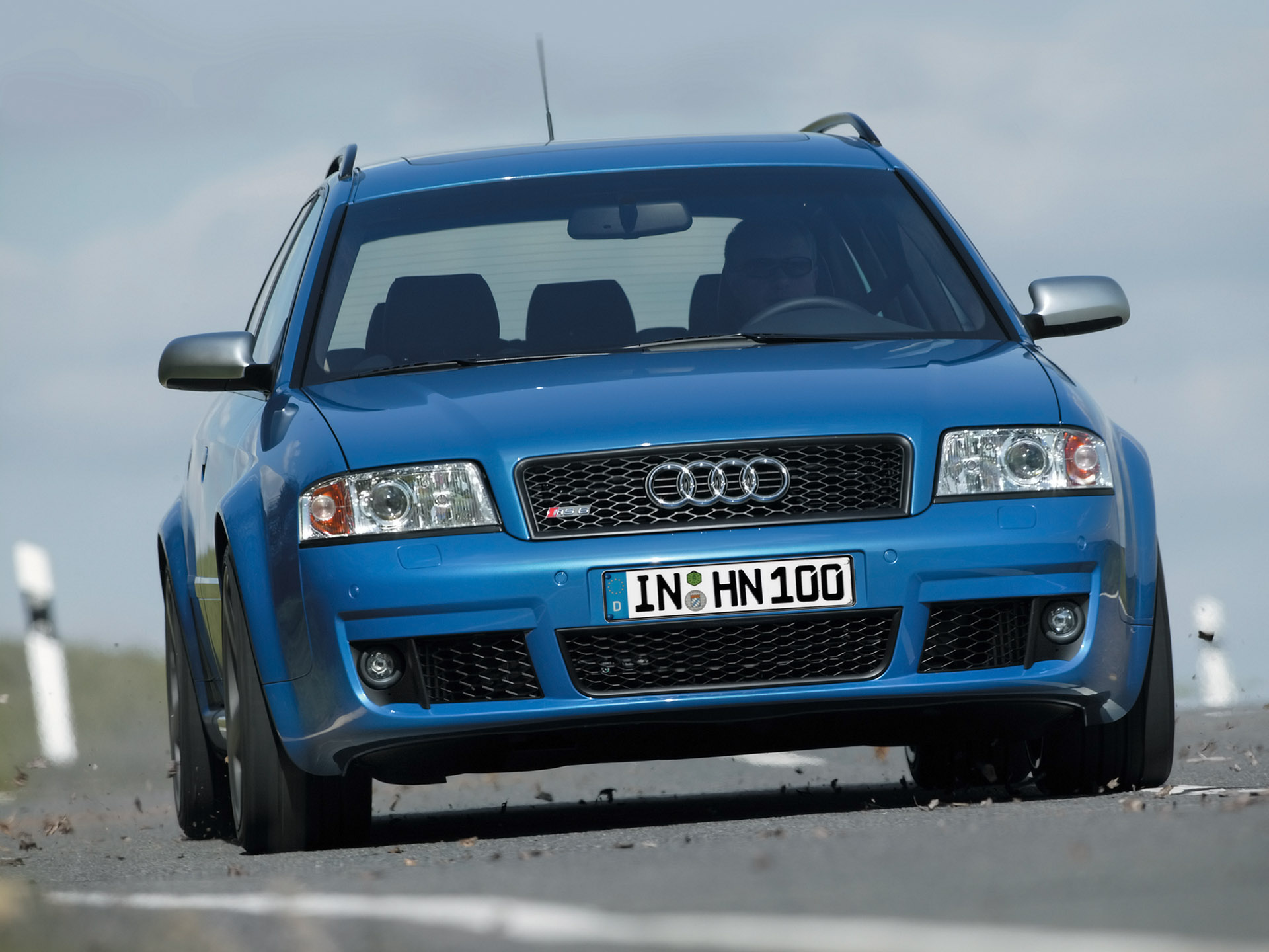 Audi RS6 Avant Plus photo #2