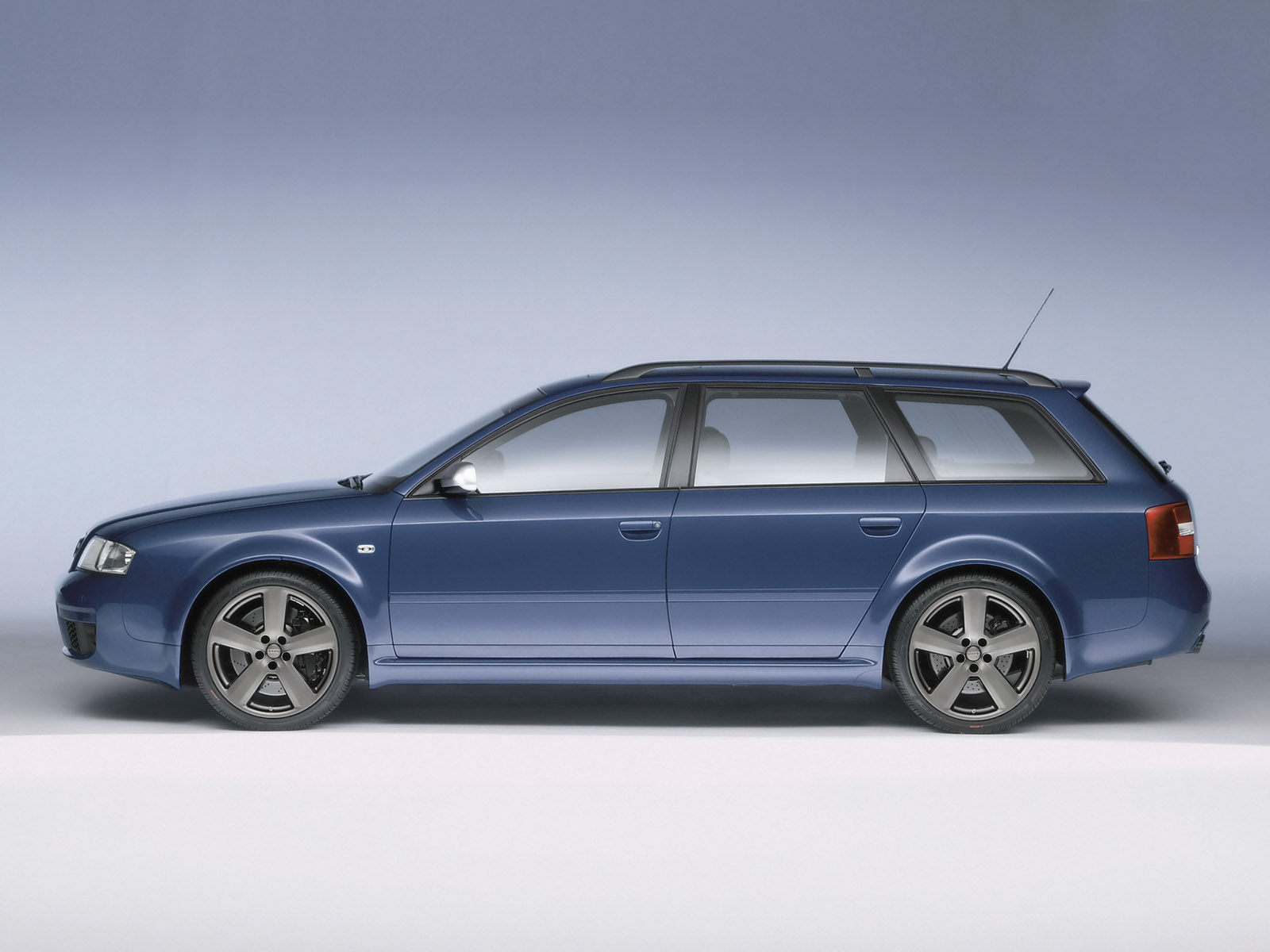 Audi RS6 Avant Plus photo #7