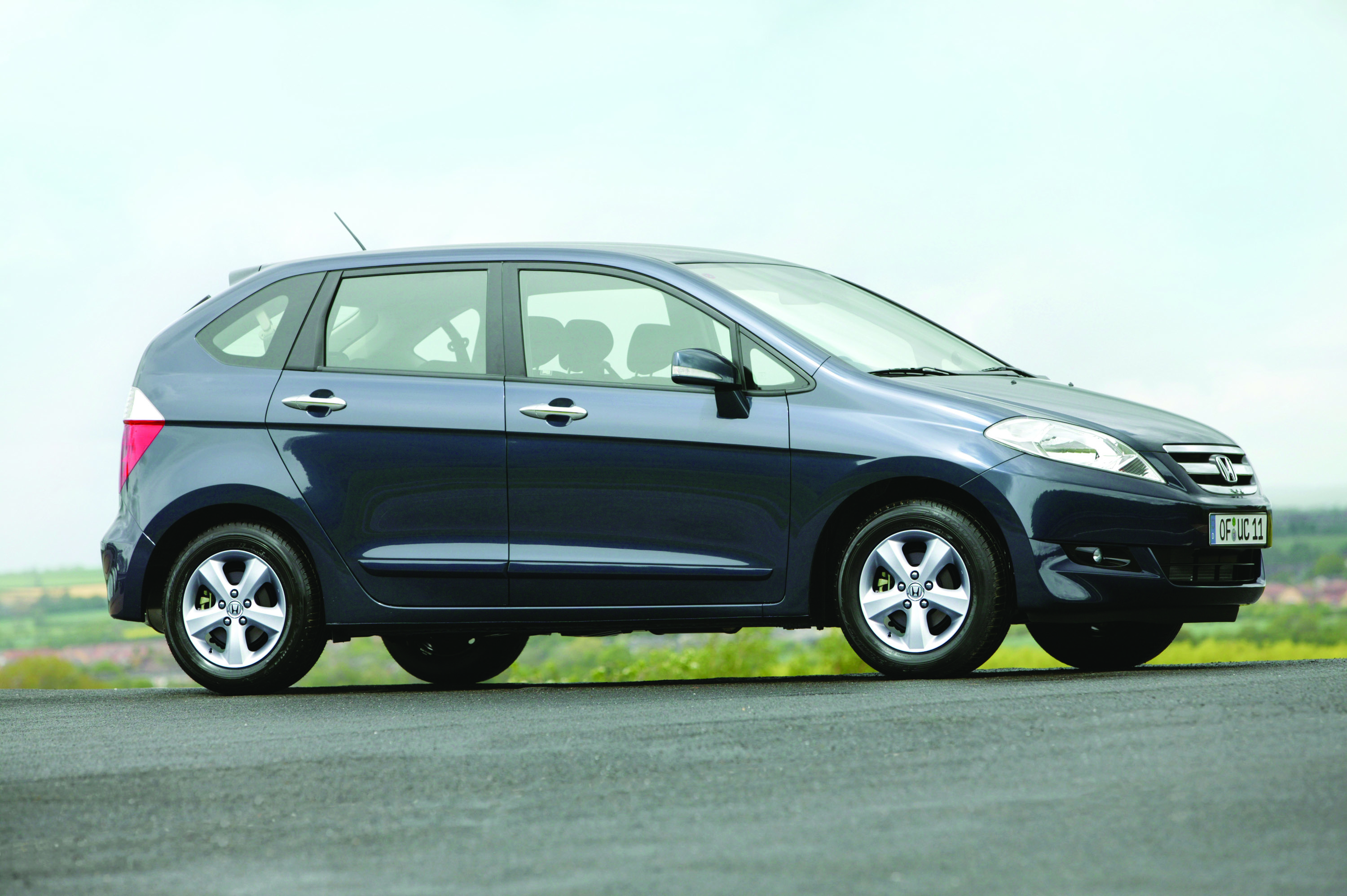 Honda FRV photo #13