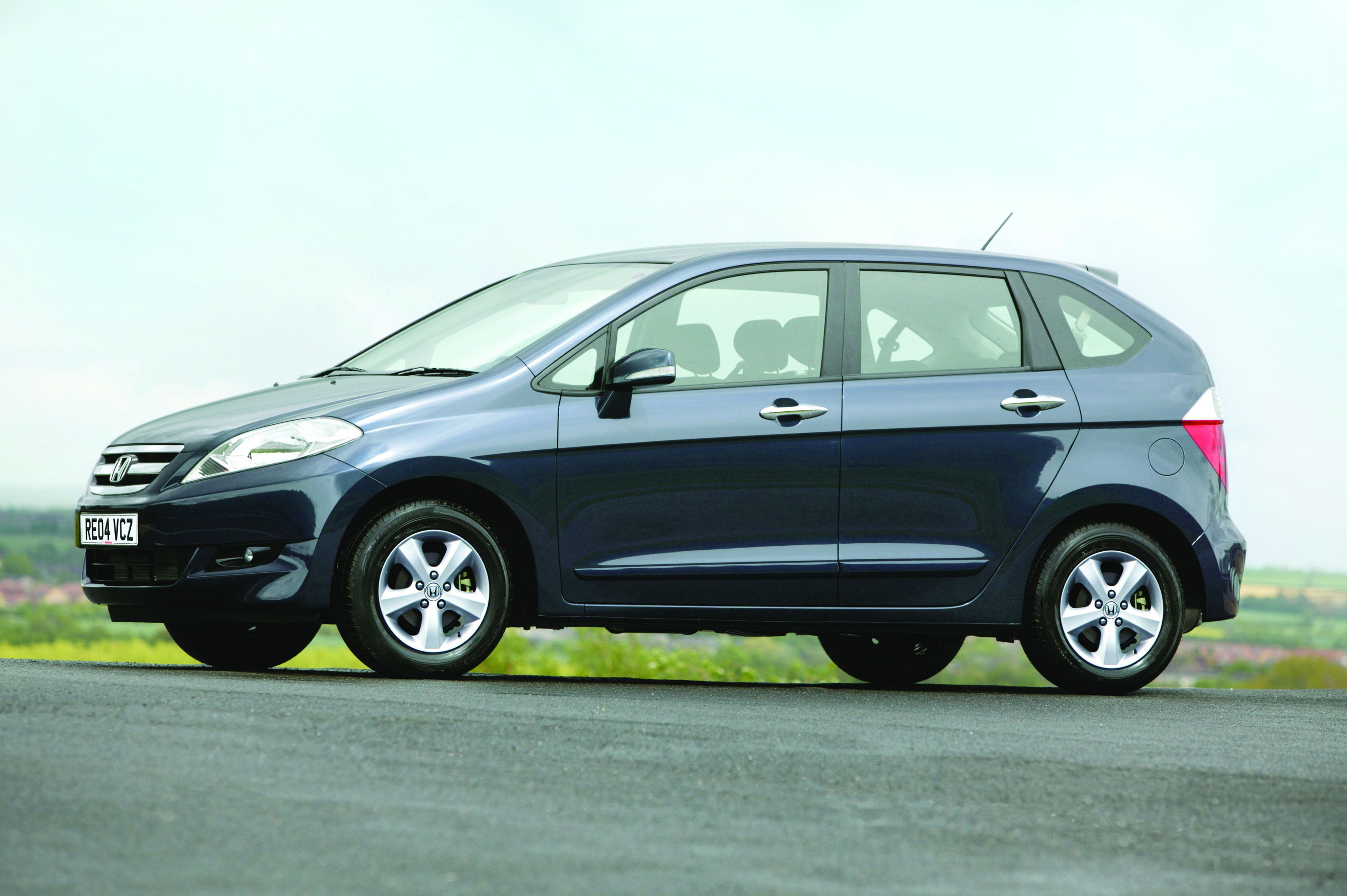 Honda FRV photo #14
