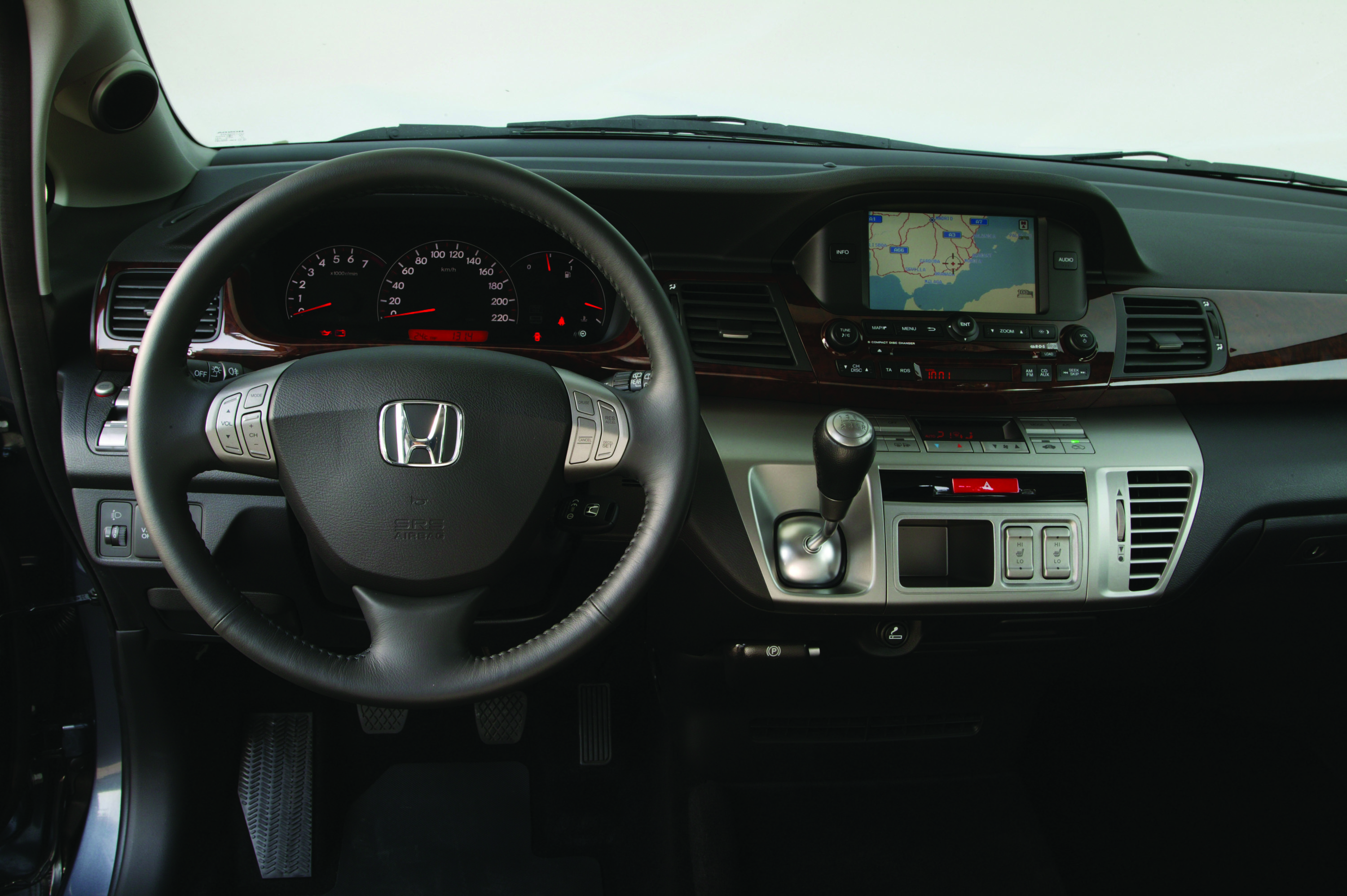 Honda FRV photo #23