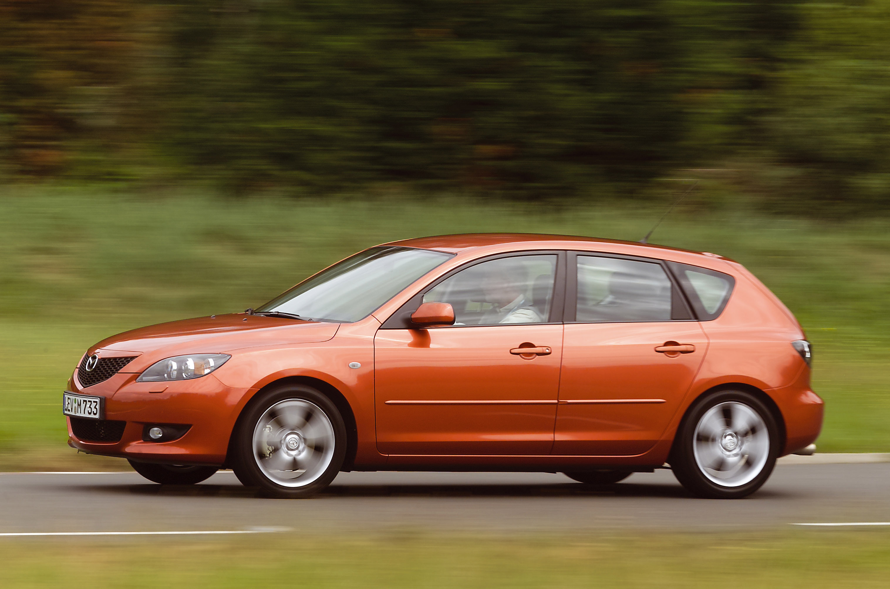 2004 Mazda 3 Hatchback HD Pictures