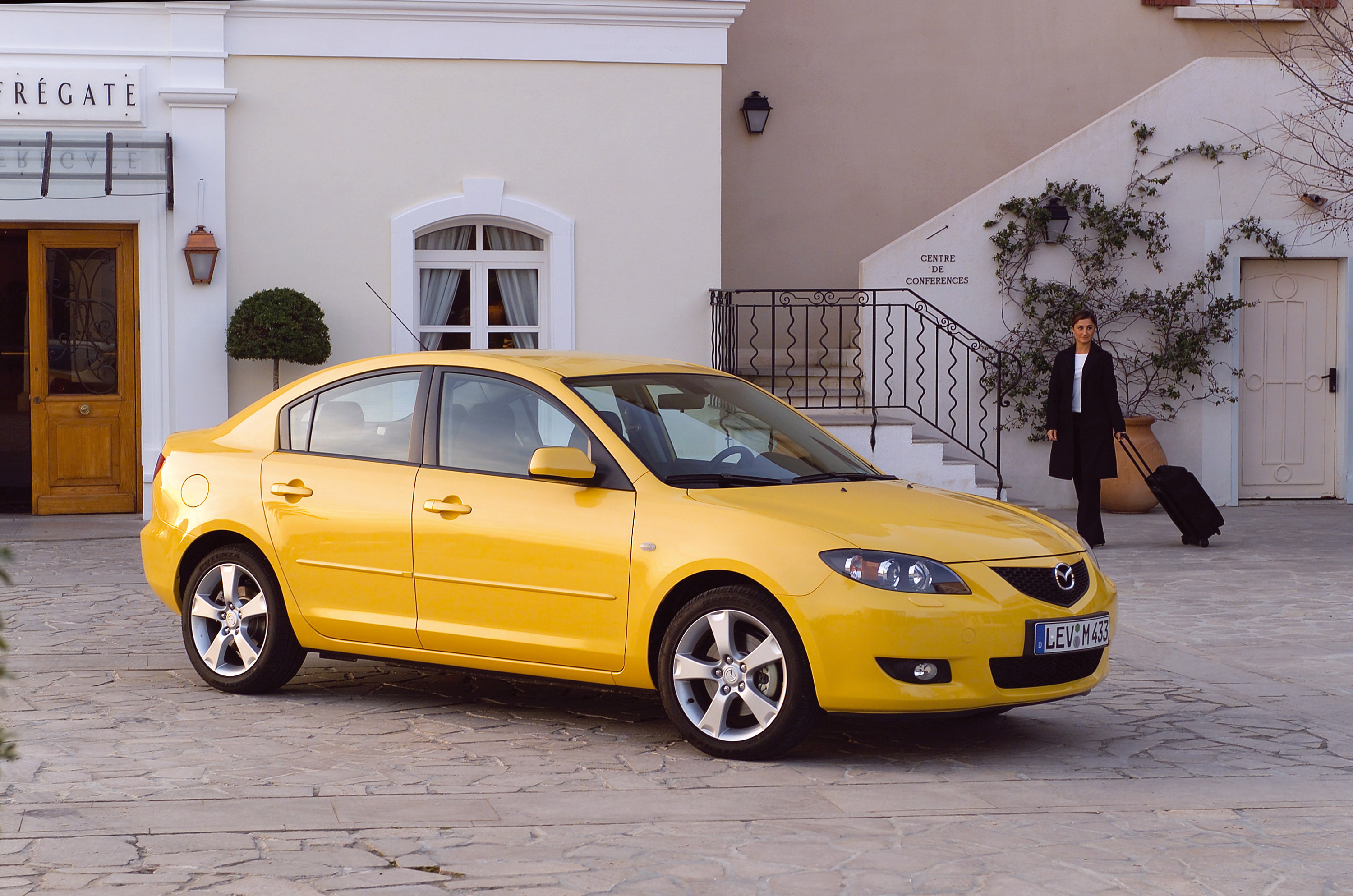 Mazda 3 Sedan photo #18