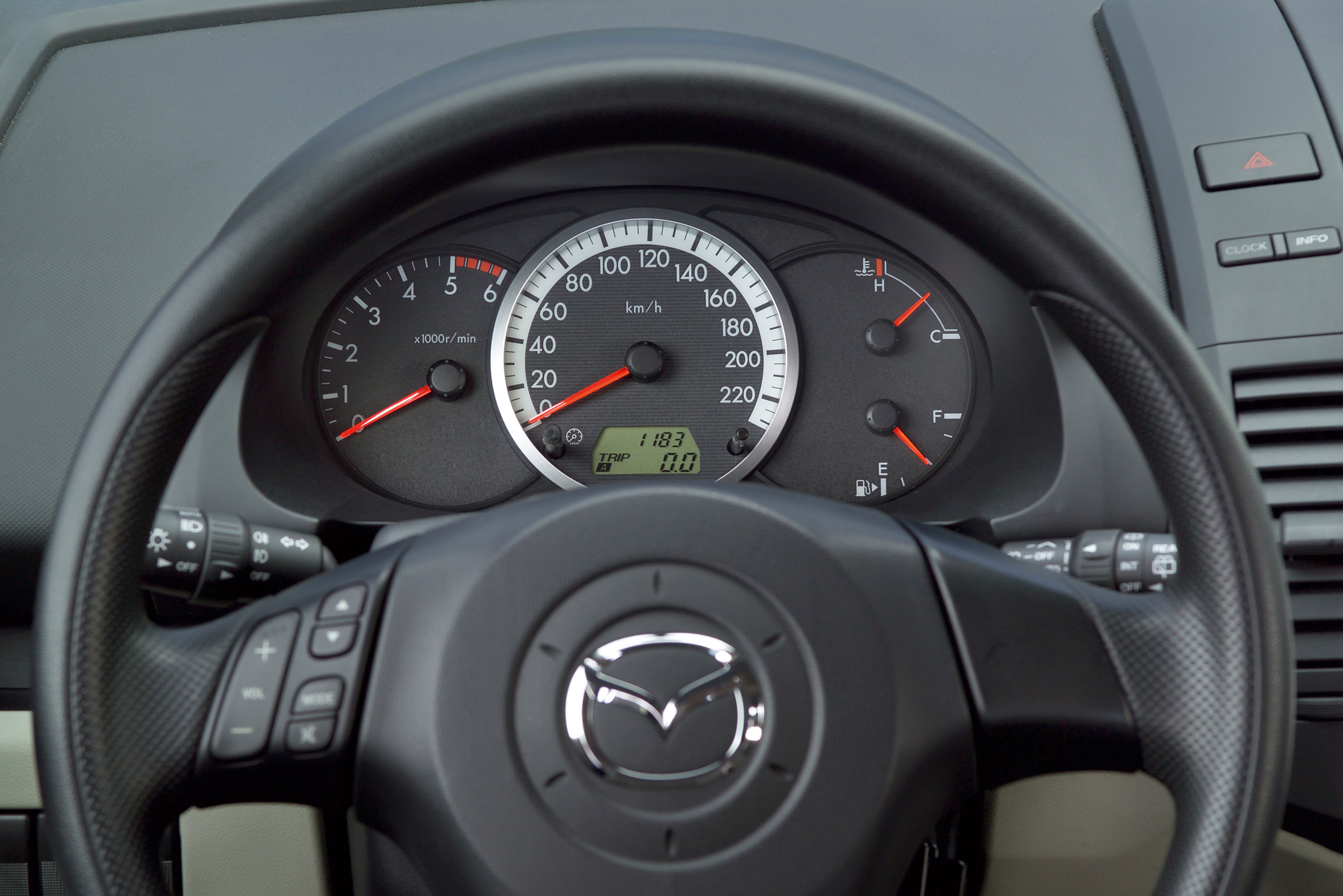 Mazda 5 photo #41