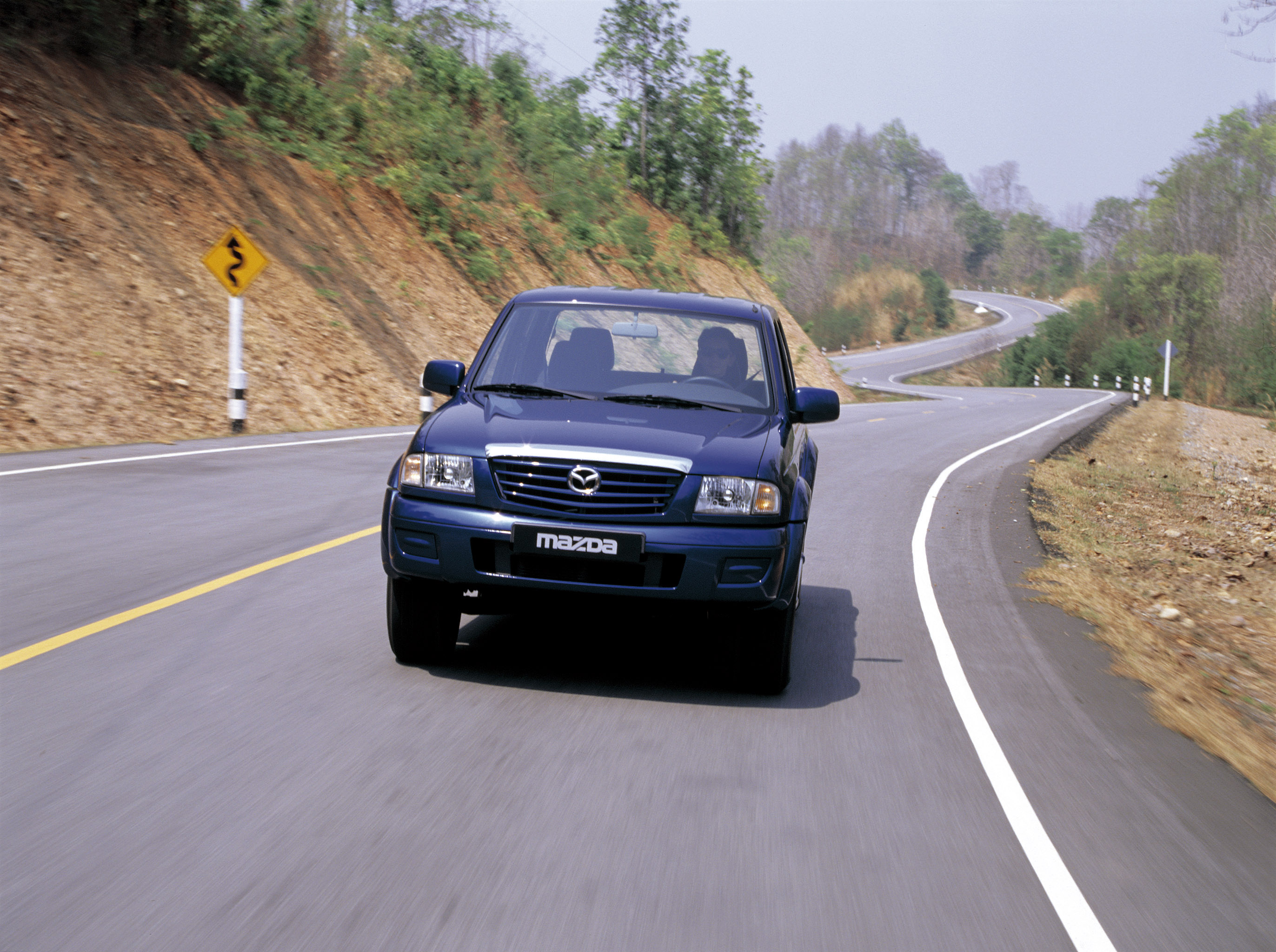 Mazda B2500 photo #3