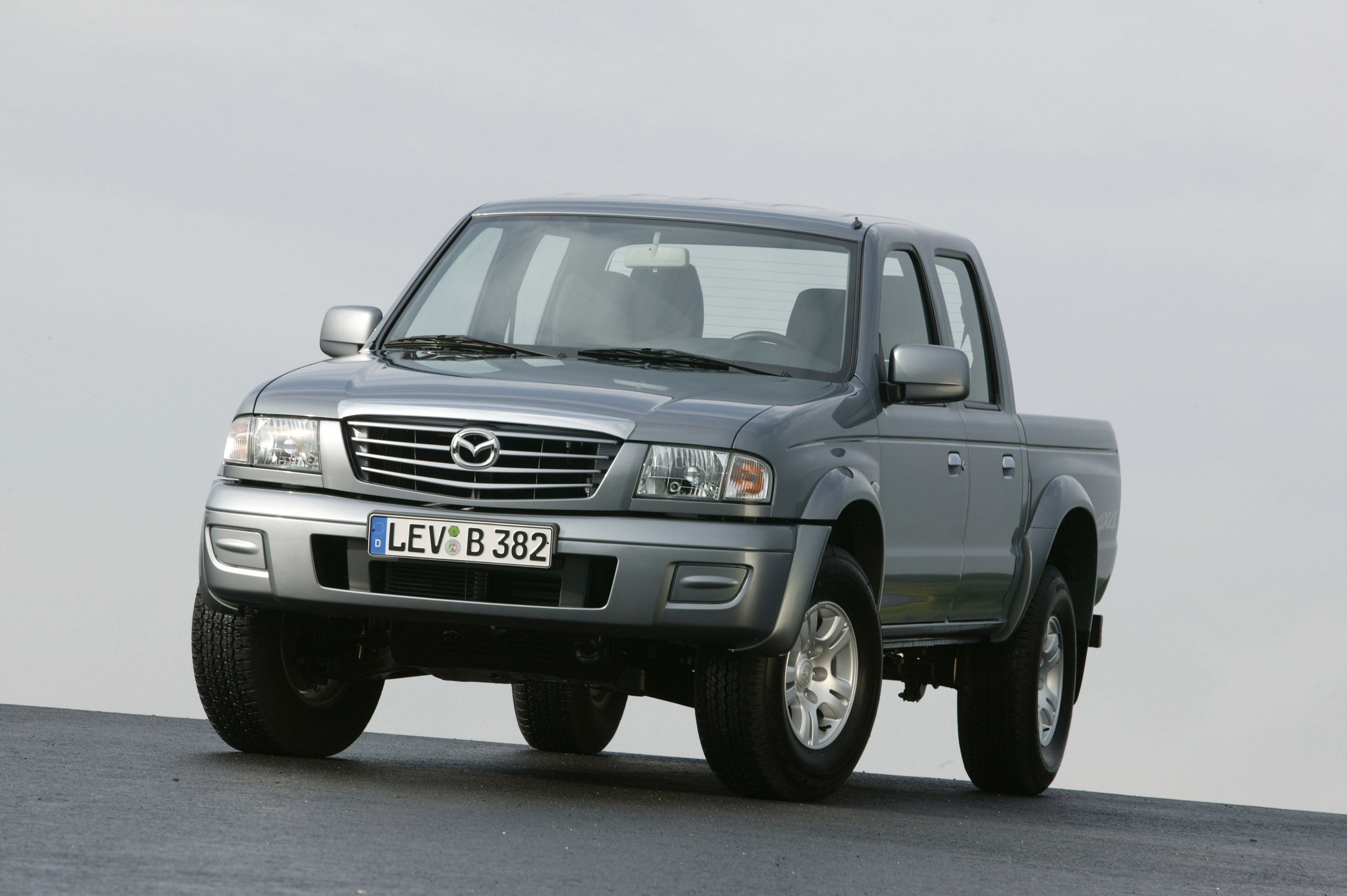Mazda B2500 photo #5