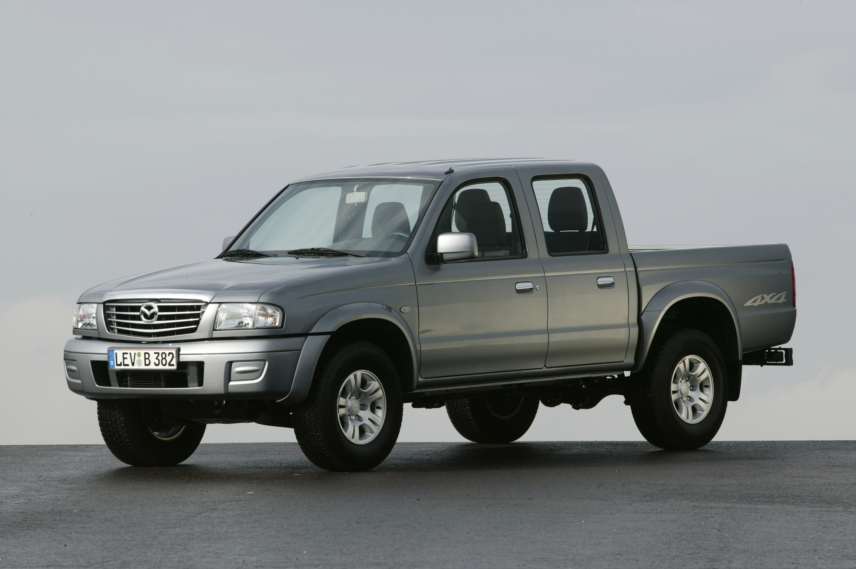 Mazda B2500 photo #6
