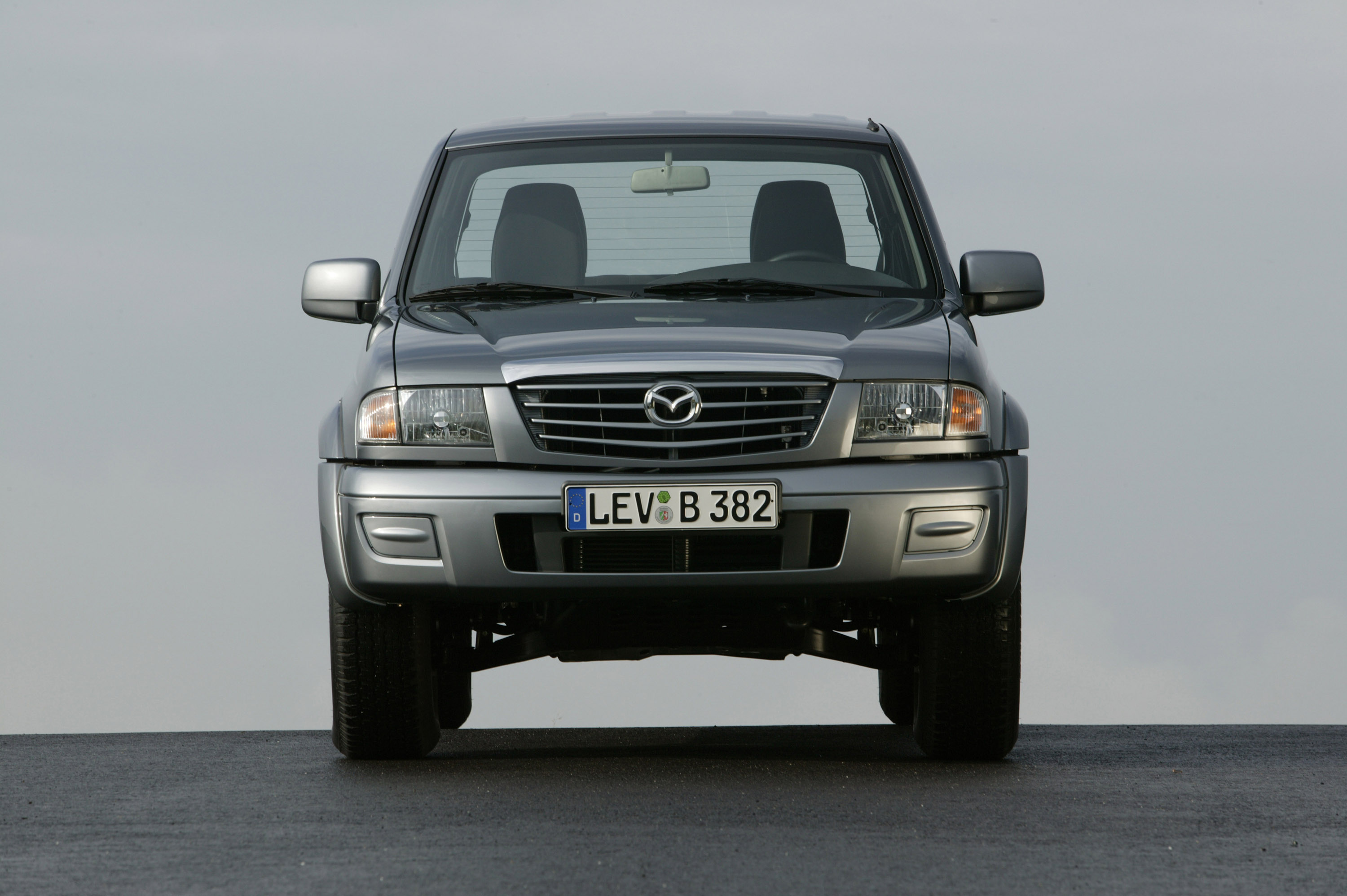 Mazda B2500 photo #8
