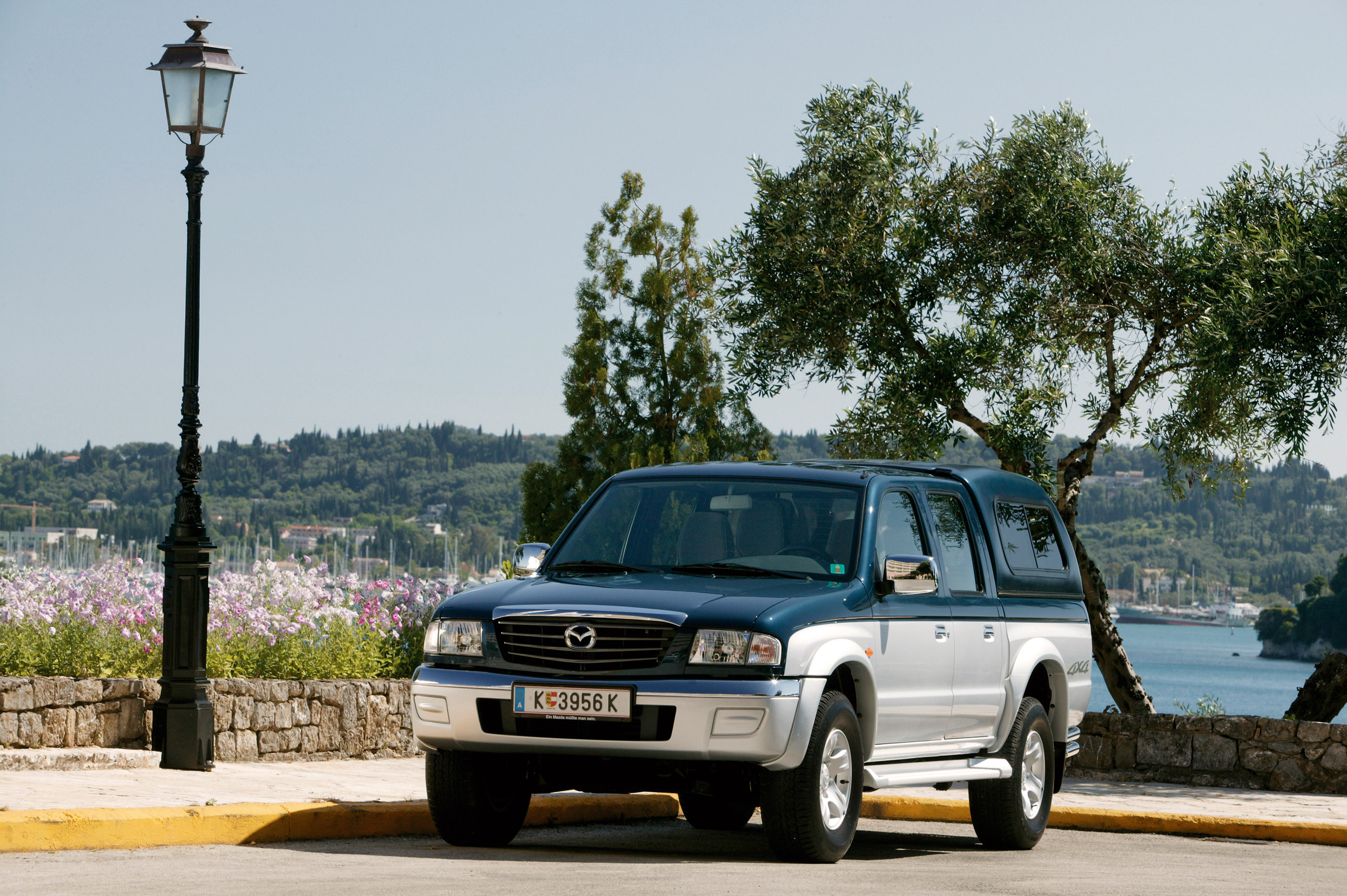 Mazda B2500 photo #11