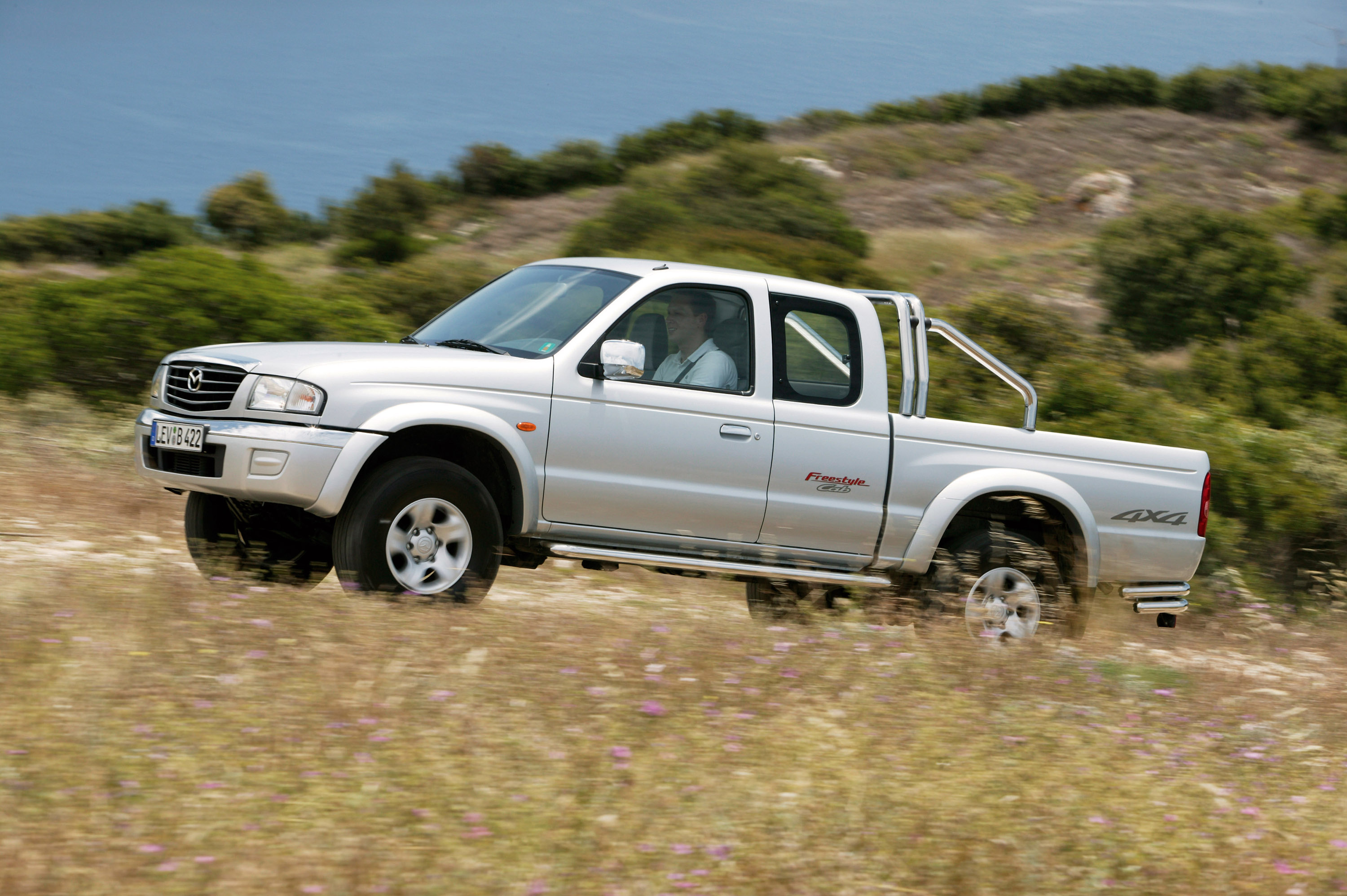 Mazda B2500 photo #22