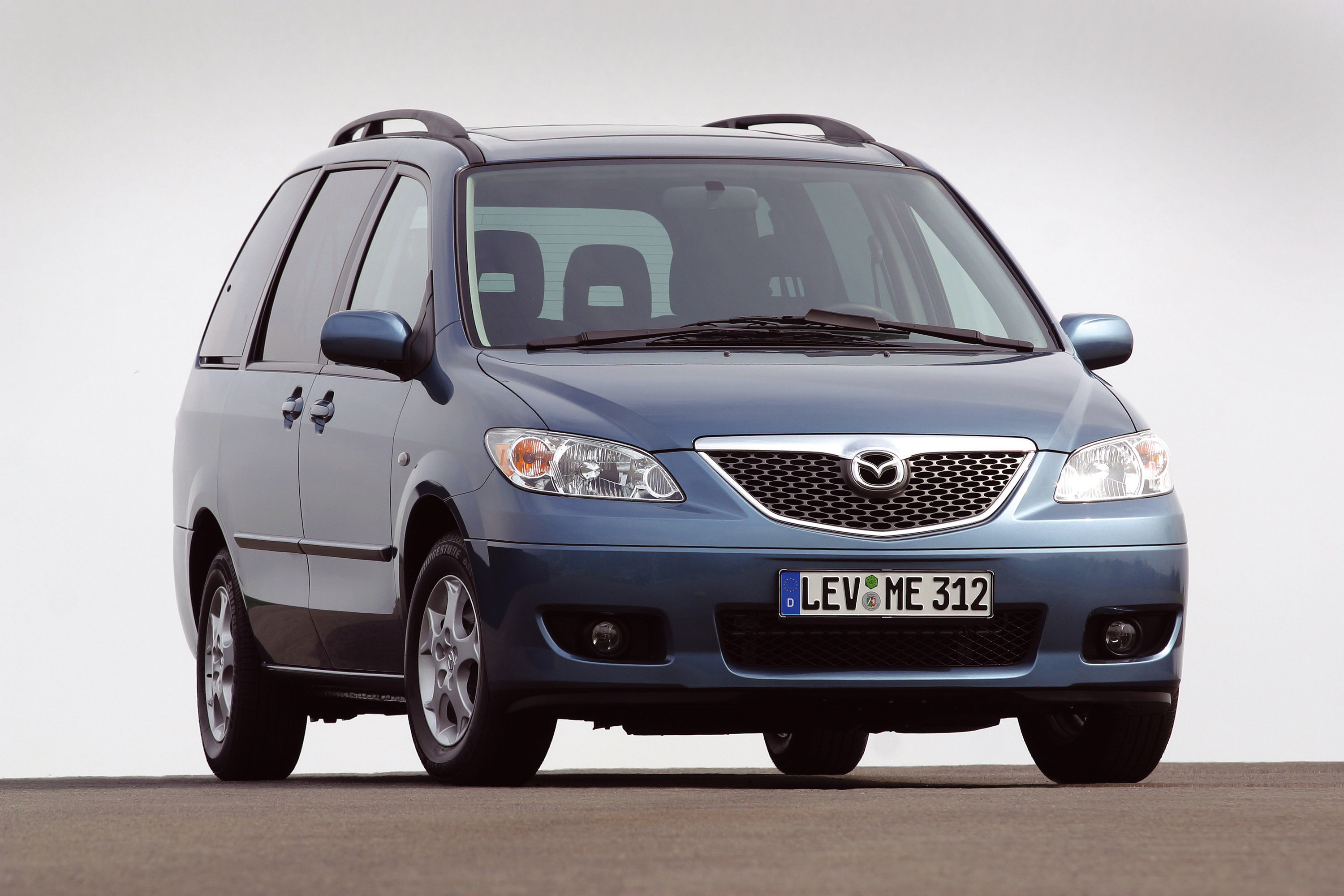 Мазда мпв. Мазда MPV 2004. Mazda MPV II. Мазда MPV 2003 2.5.