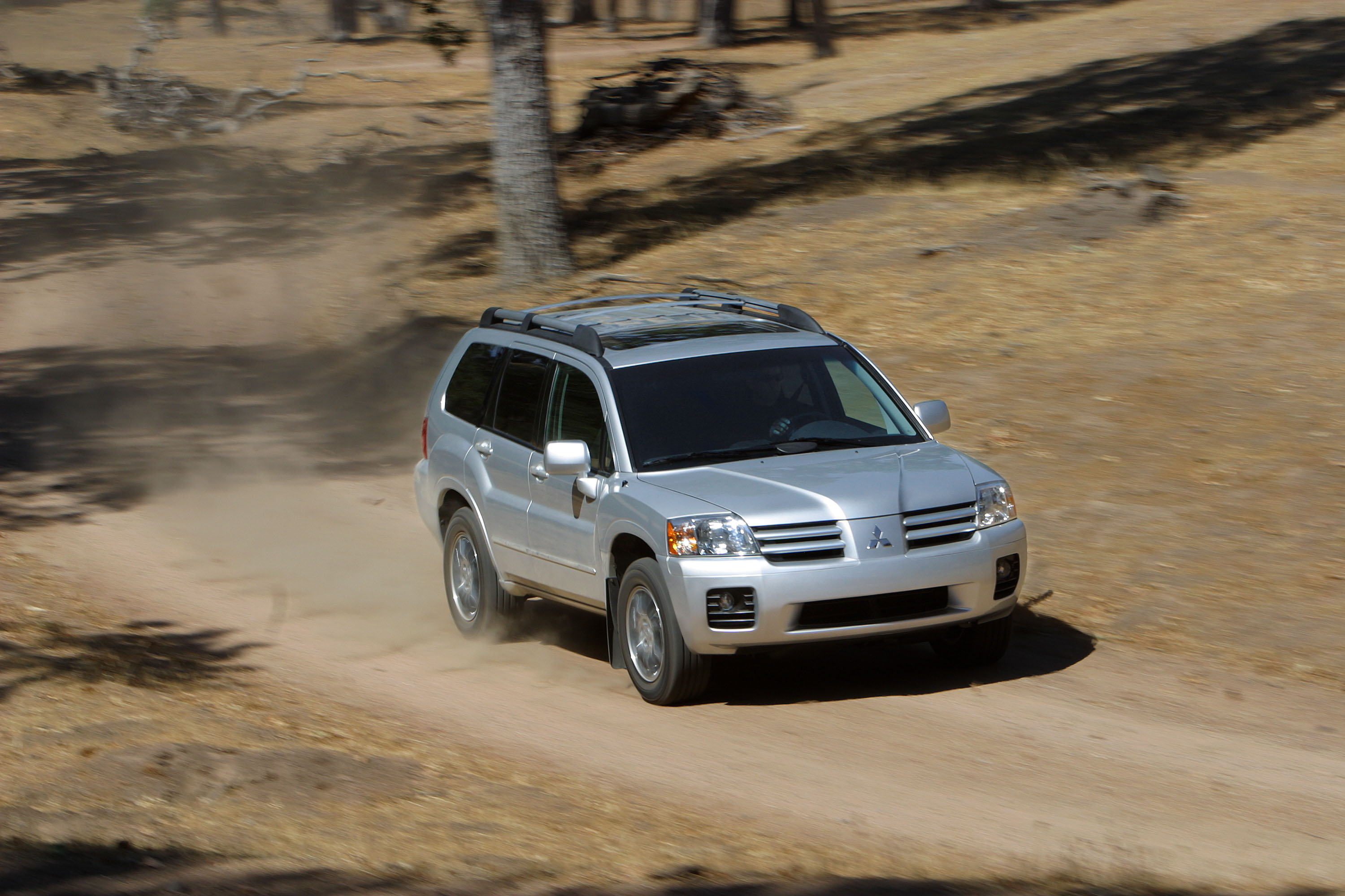 Mitsubishi Endeavor photo #3