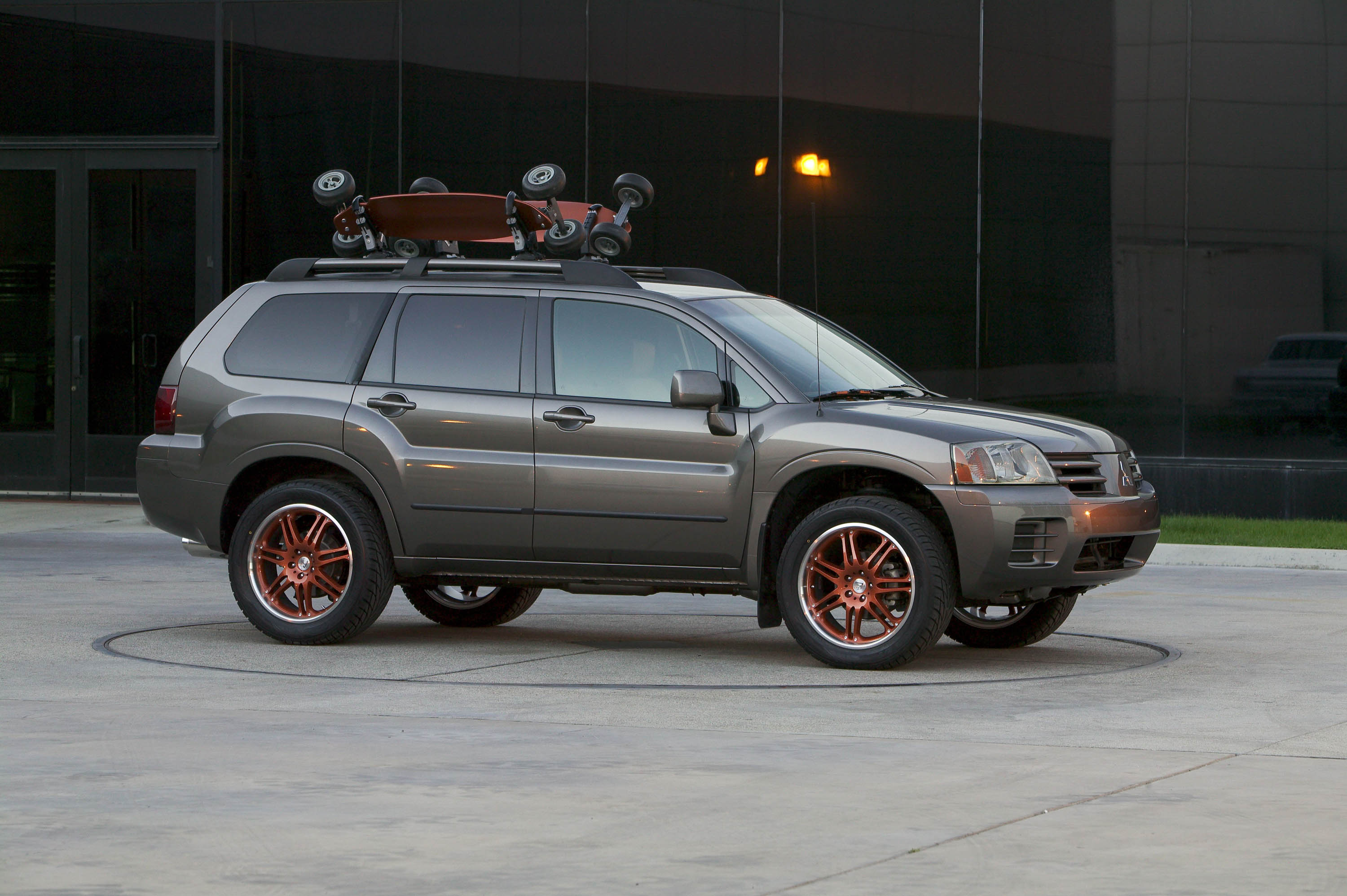 Mitsubishi Endeavor photo #5